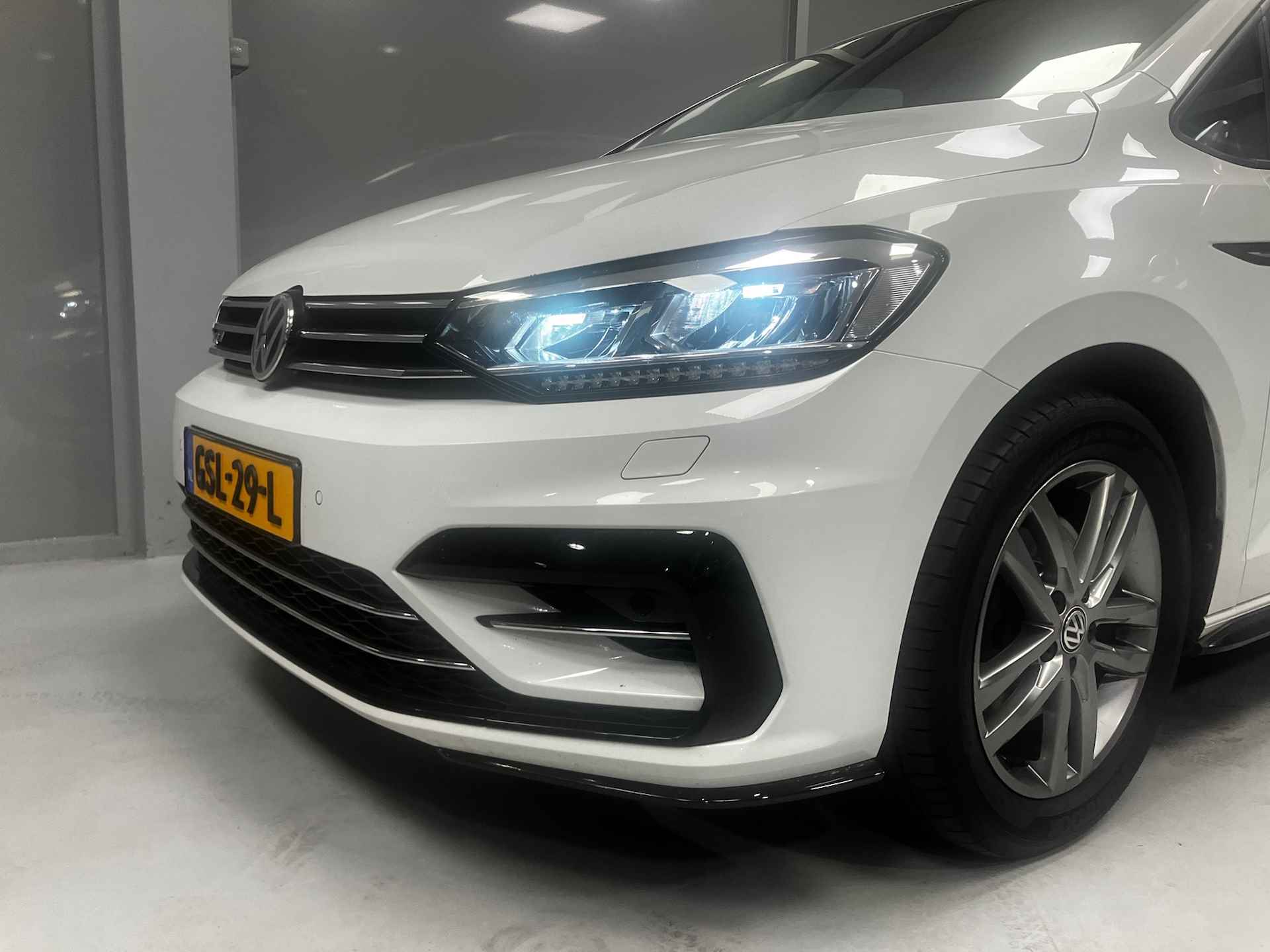 Volkswagen TOURAN R-Line 1.5TSi DSG | 7-persoons | LED | Camera | Cruise control adaptief | - 18/39