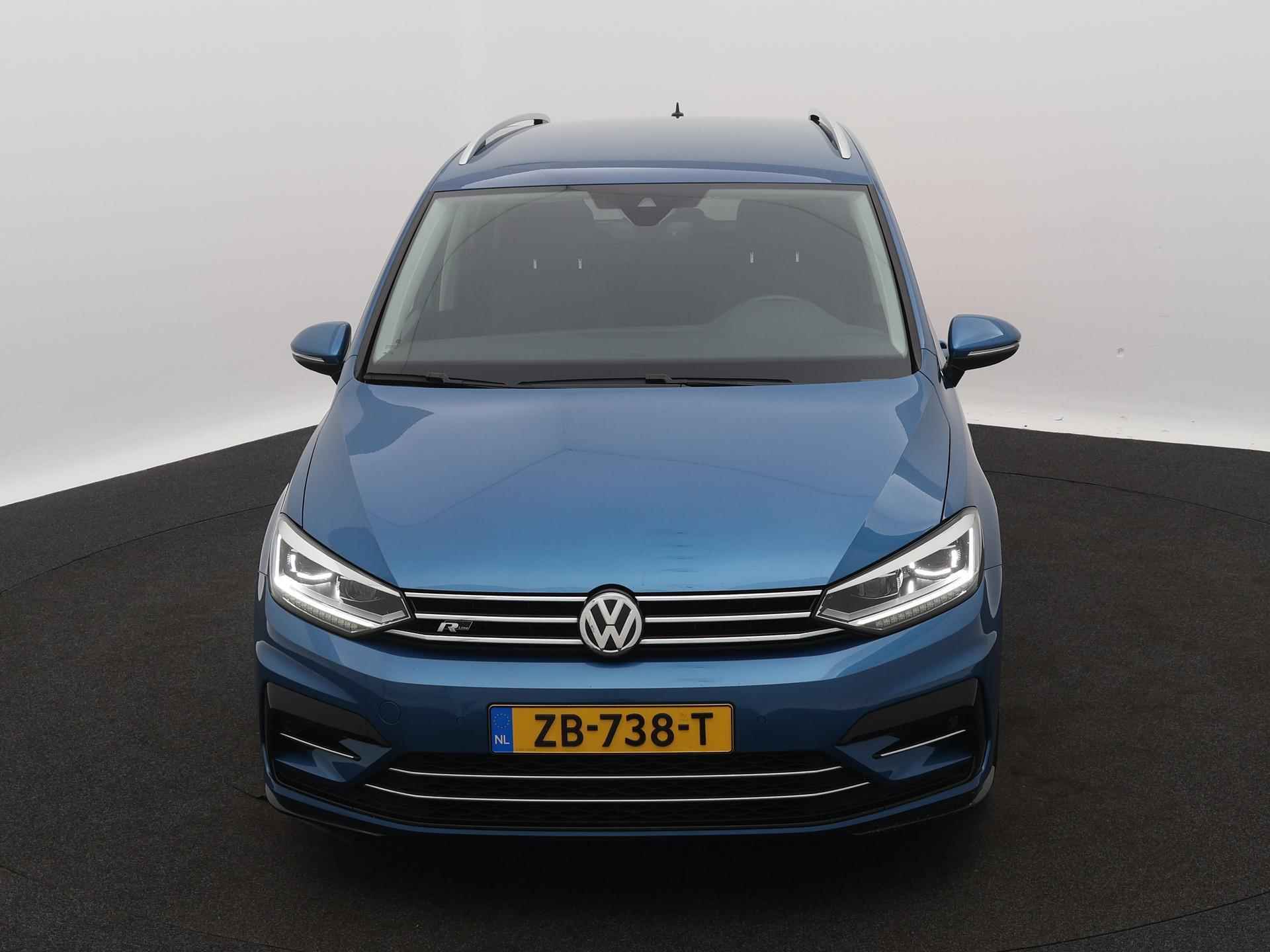 Volkswagen Touran 1.5 TSI Highline Business R-Line 150PK | Automaat | Keyless | Park Assist | Stoelverwarming | Navigatie | Parkeercamera | Elektrische achterklep - 6/22