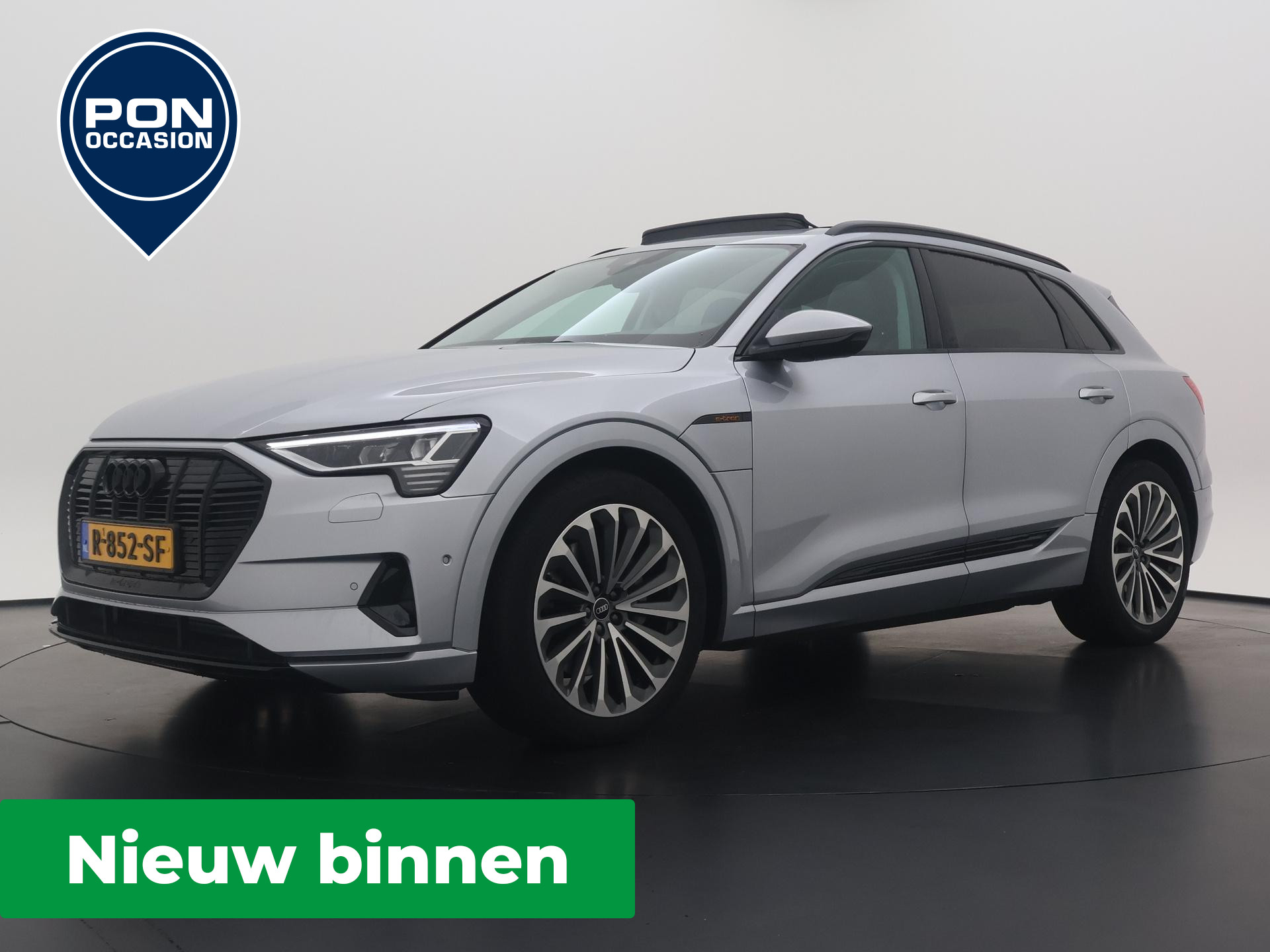 Audi e-tron 55 quattro S edition 95 kWh | NIEUW BINNEN | Navigatie | Pano Dak | Luchtvering | Stoelverwarming | LED |