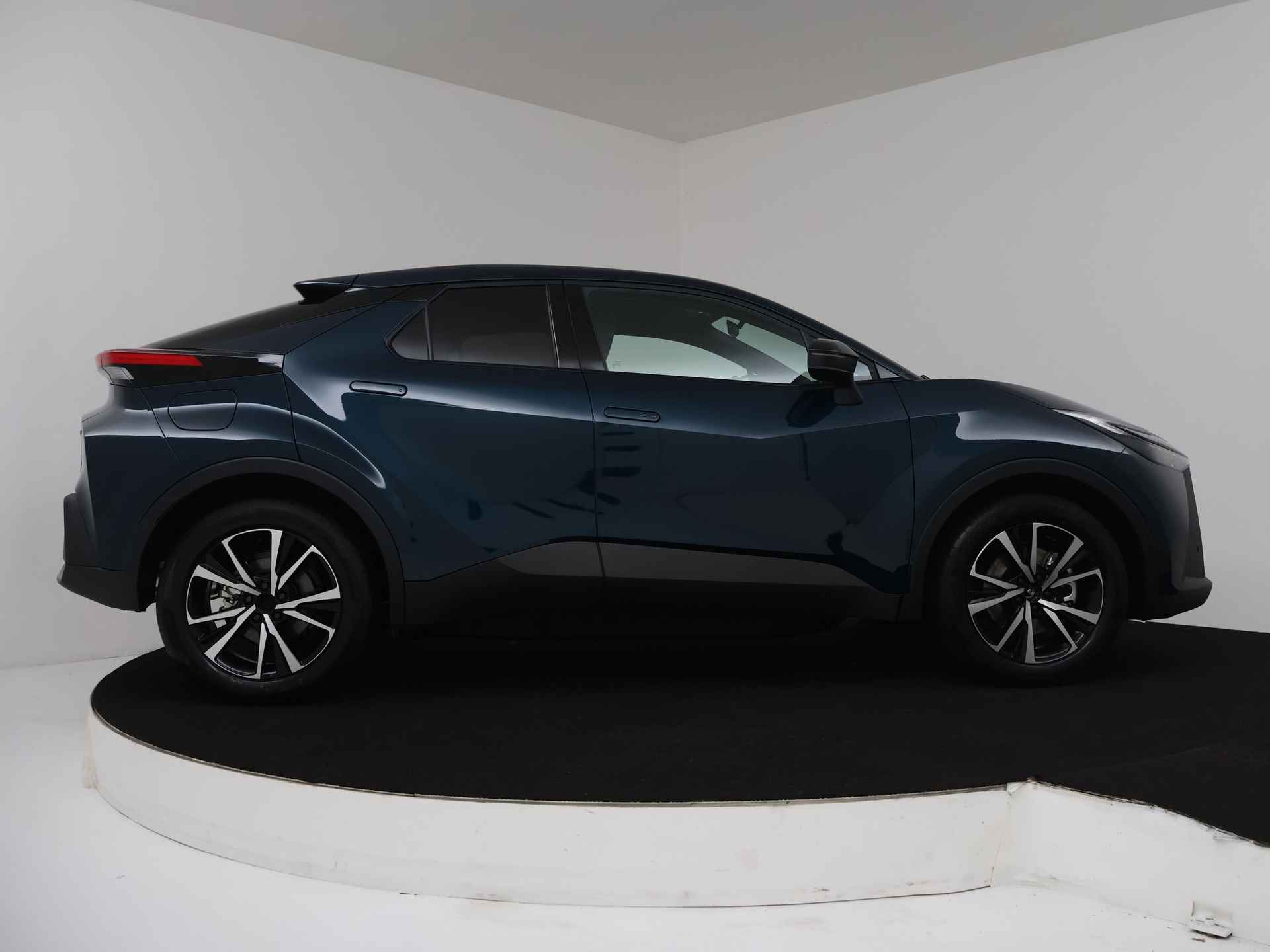 Toyota C-HR 2.0 Plug-in Hybrid 220 First Edition - 12/37