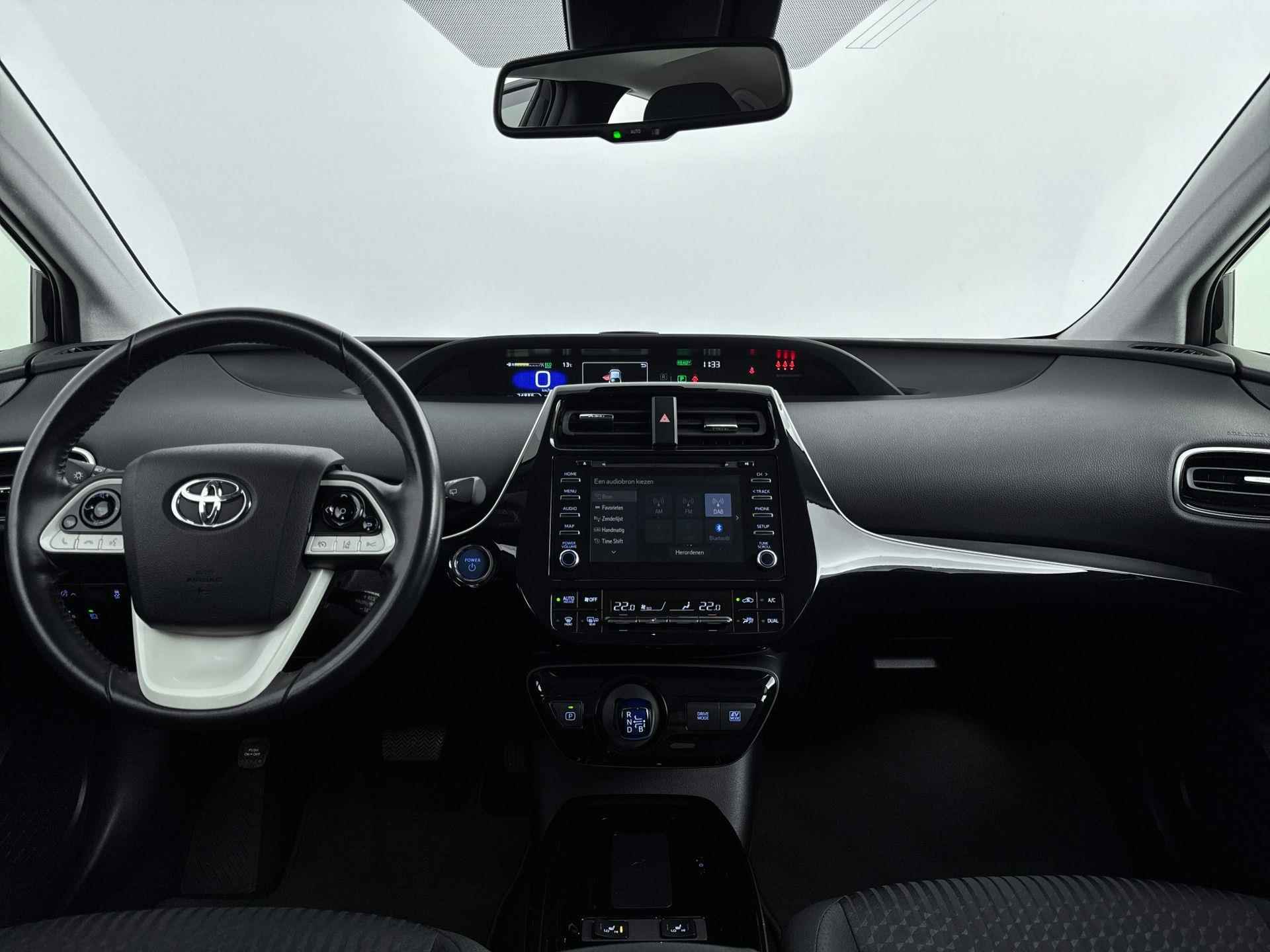 Toyota Prius 1.8 DYNAMIC | CLIMA | CAMERA | CRUISE ADAPT. | NAVI | I-KEY | STOELVERWARMING | PRIVACY GLASS | HYBRID | AUTOMAAT | - 22/33