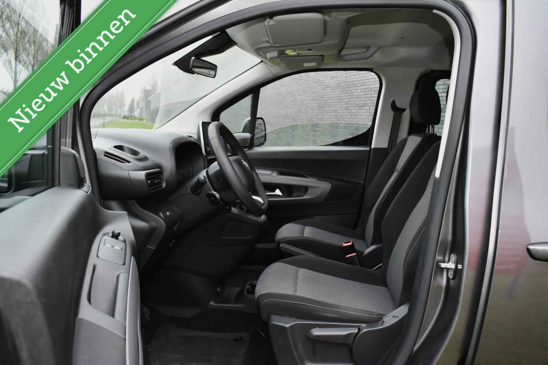 Toyota PROACE CITY Verso 1.2 Turbo Active 5 Zitter NAVI/LICHT-REGENSENSOR/ETC.! - 8/28