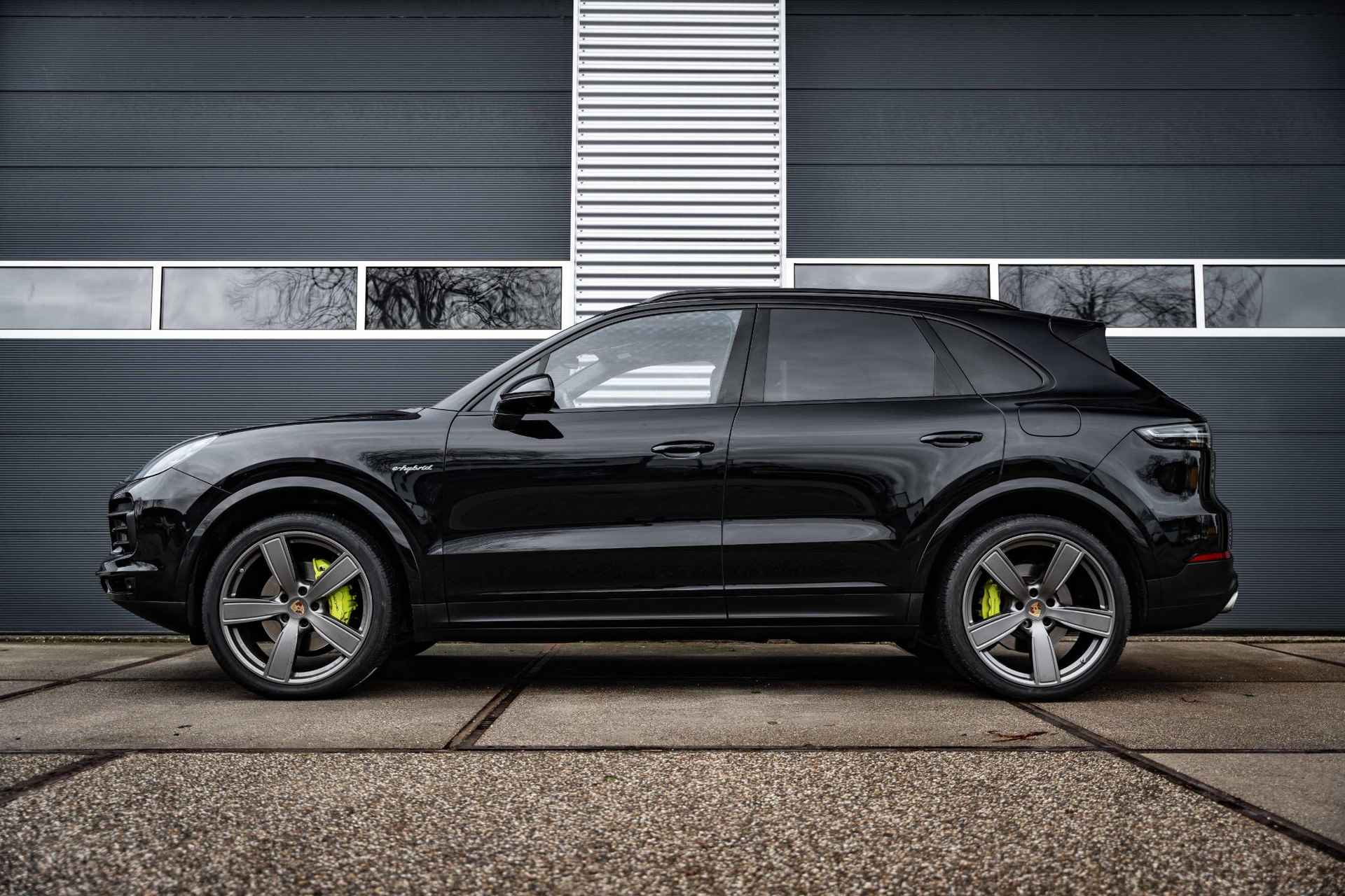 Porsche Cayenne 3.0 E-Hybrid  Panorama dak |22" |Led-matrix | Sfeerverlichting |Luchtvering | ACC |Sport Chrono - 3/52