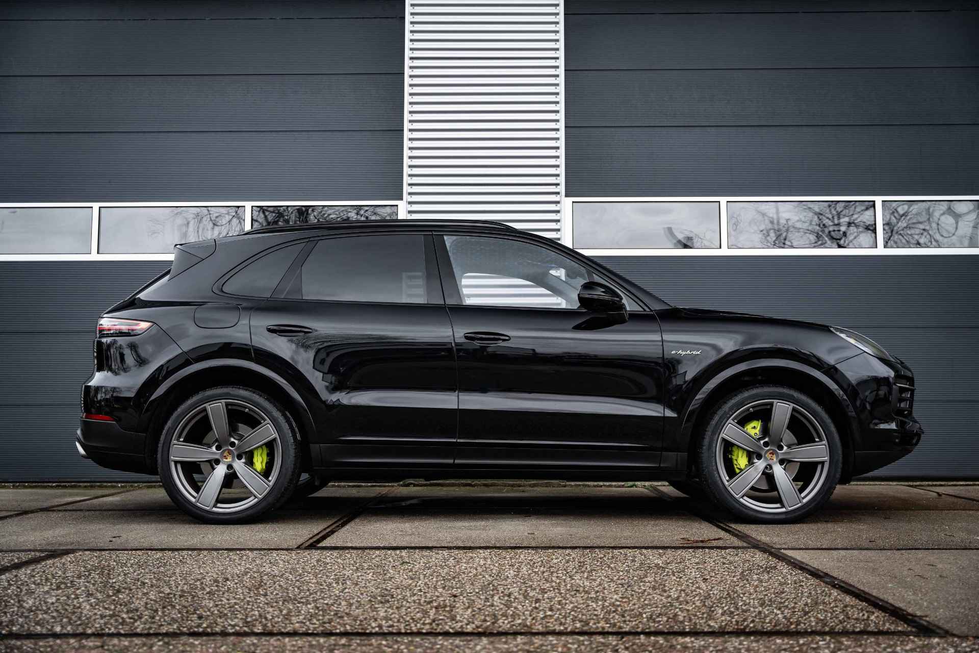 Porsche Cayenne 3.0 E-Hybrid  Panorama dak |22" |Led-matrix | Sfeerverlichting |Luchtvering | ACC |Sport Chrono - 8/52