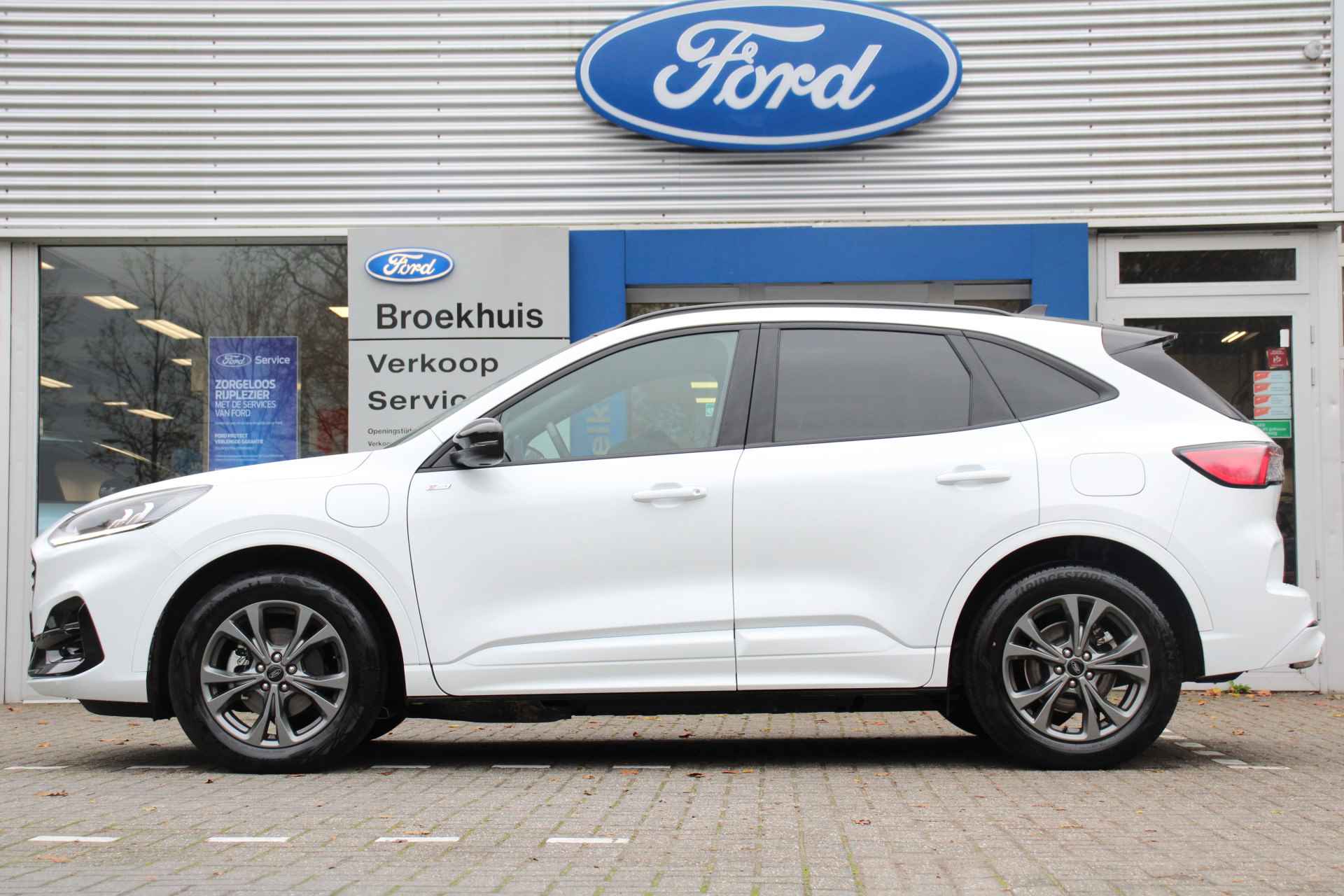 Ford Kuga 2.5 PHEV ST-LINE | BLACK PACK | NL-AUTO! | CAMERA | STANDVERWARMING | NAVI | CLIMA | CRUISE | PARKEERSENSOREN | APPLE CARPLAY & - 2/43