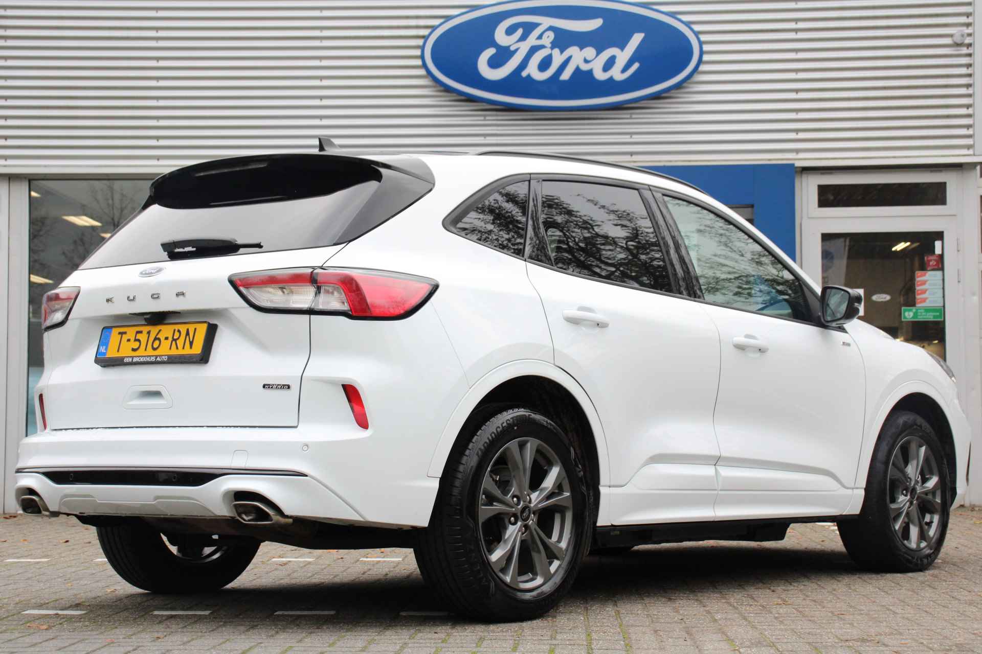 Ford Kuga 2.5 PHEV ST-LINE | BLACK PACK | NL-AUTO! | CAMERA | STANDVERWARMING | NAVI | CLIMA | CRUISE | PARKEERSENSOREN | APPLE CARPLAY & - 3/43