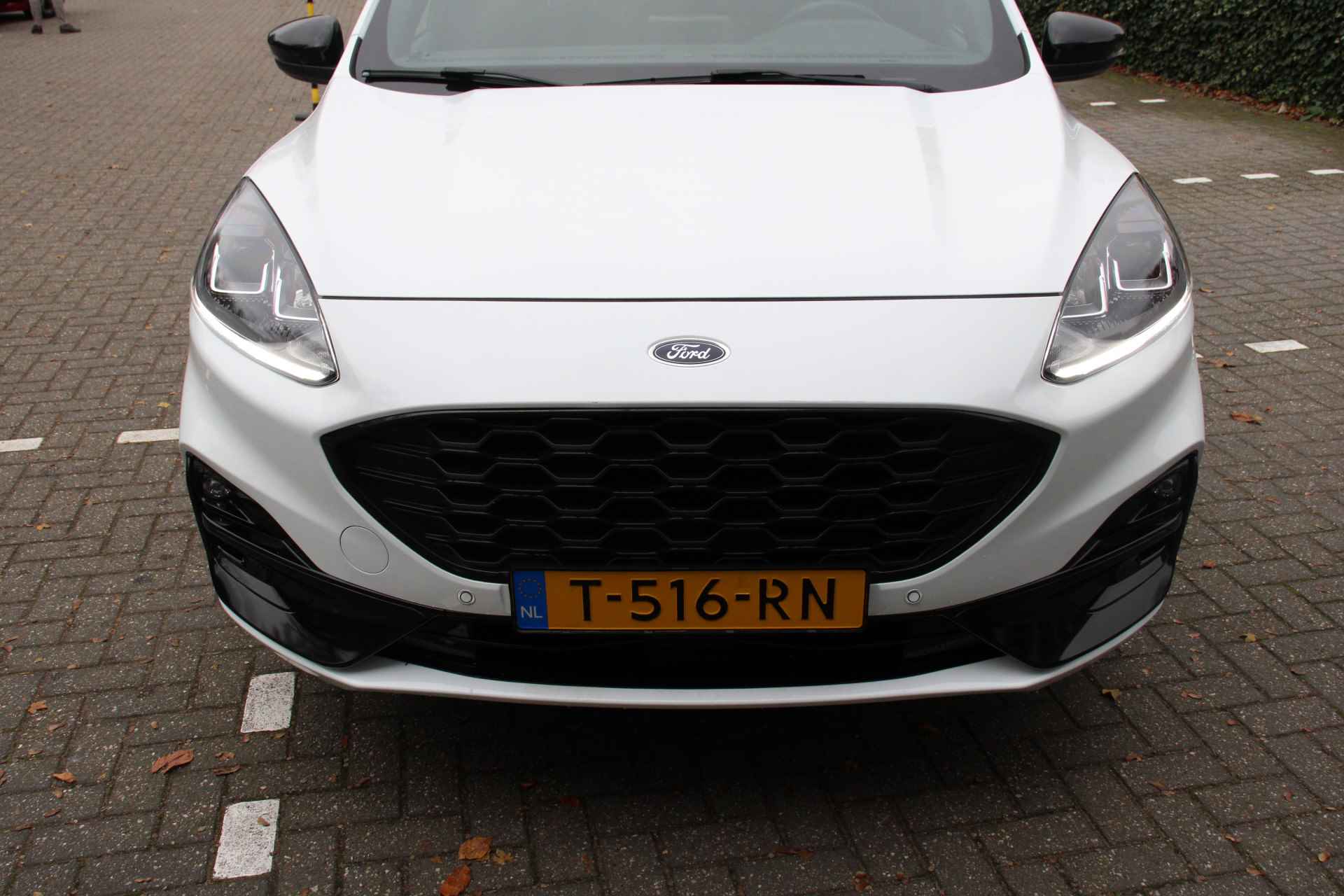 Ford Kuga 2.5 PHEV ST-LINE | BLACK PACK | NL-AUTO! | CAMERA | STANDVERWARMING | NAVI | CLIMA | CRUISE | PARKEERSENSOREN | APPLE CARPLAY & - 6/43