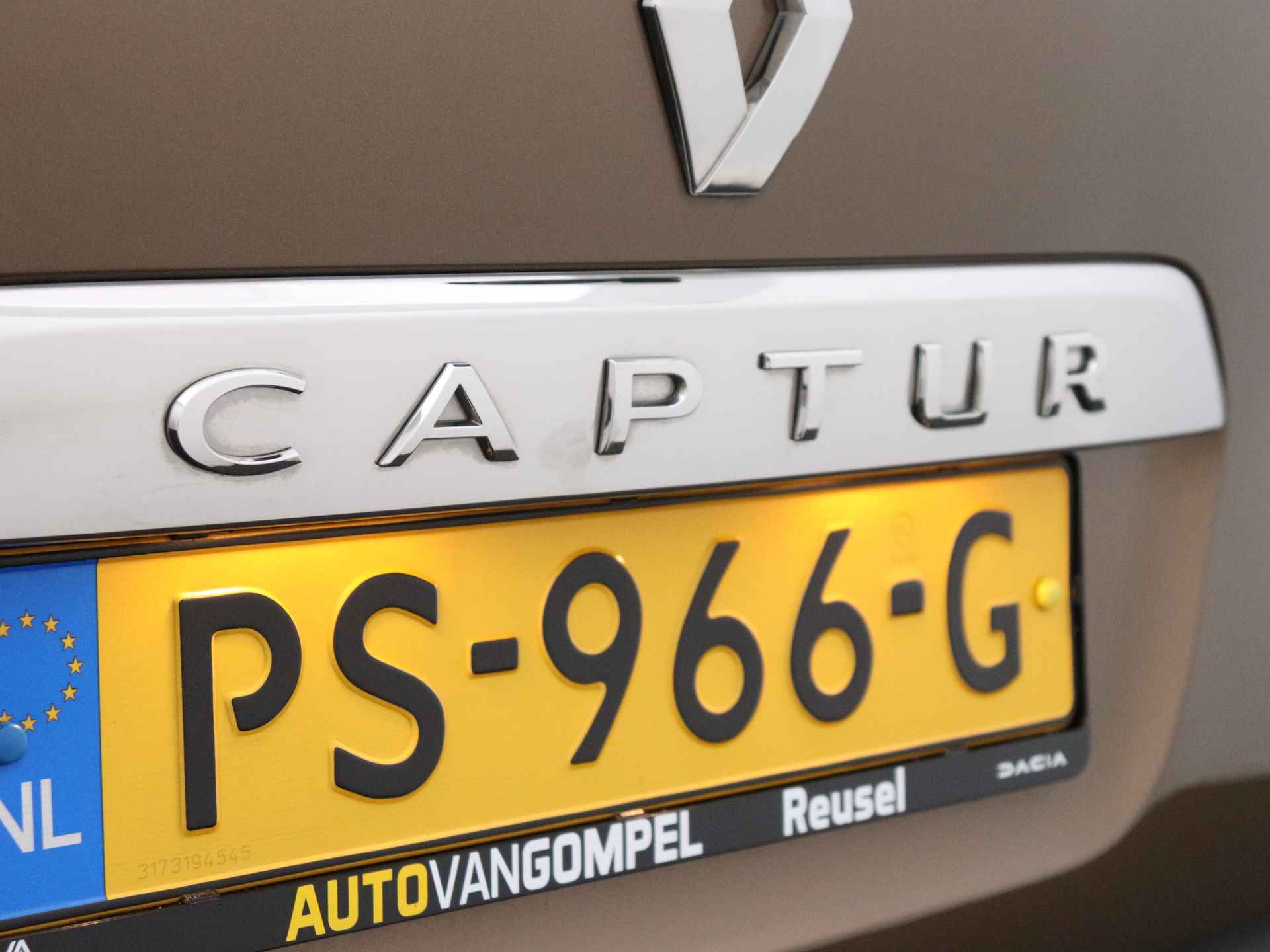 Renault Captur TCe 90PK Intens / NAVI / CAMERA/ DEALER ONDERHOUDEN / PARK. SENSOREN - 35/42