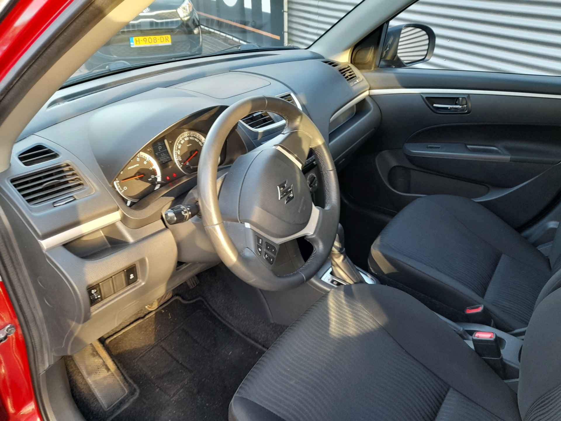 Suzuki Swift 1.2 Comfort Automaat met 60.507 km!! | Airco | Unieke km stand met NAP | 5 Deurs | RIJKLAARPRIJS INCL 12 MAANDEN GARANTIE EN BEURT - 13/16