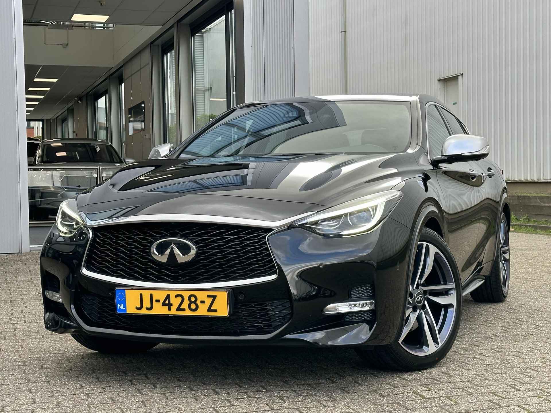 Infiniti Q30 2.0t 211pk Sport AWD | Leder/Bose/Navi/Camera/19-inch - 9/57