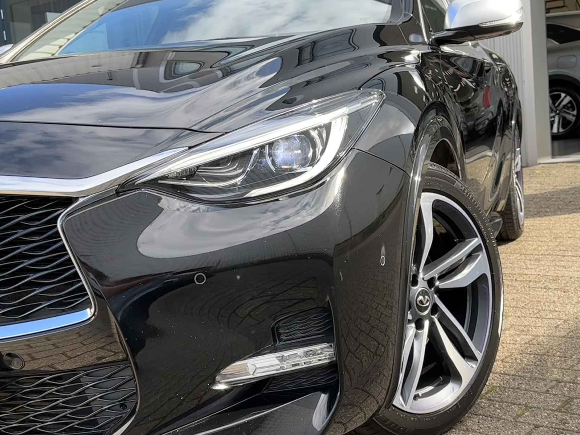 Infiniti Q30 2.0t 211pk Sport AWD !! NIEUWJAARSDEAL !! - 21/57