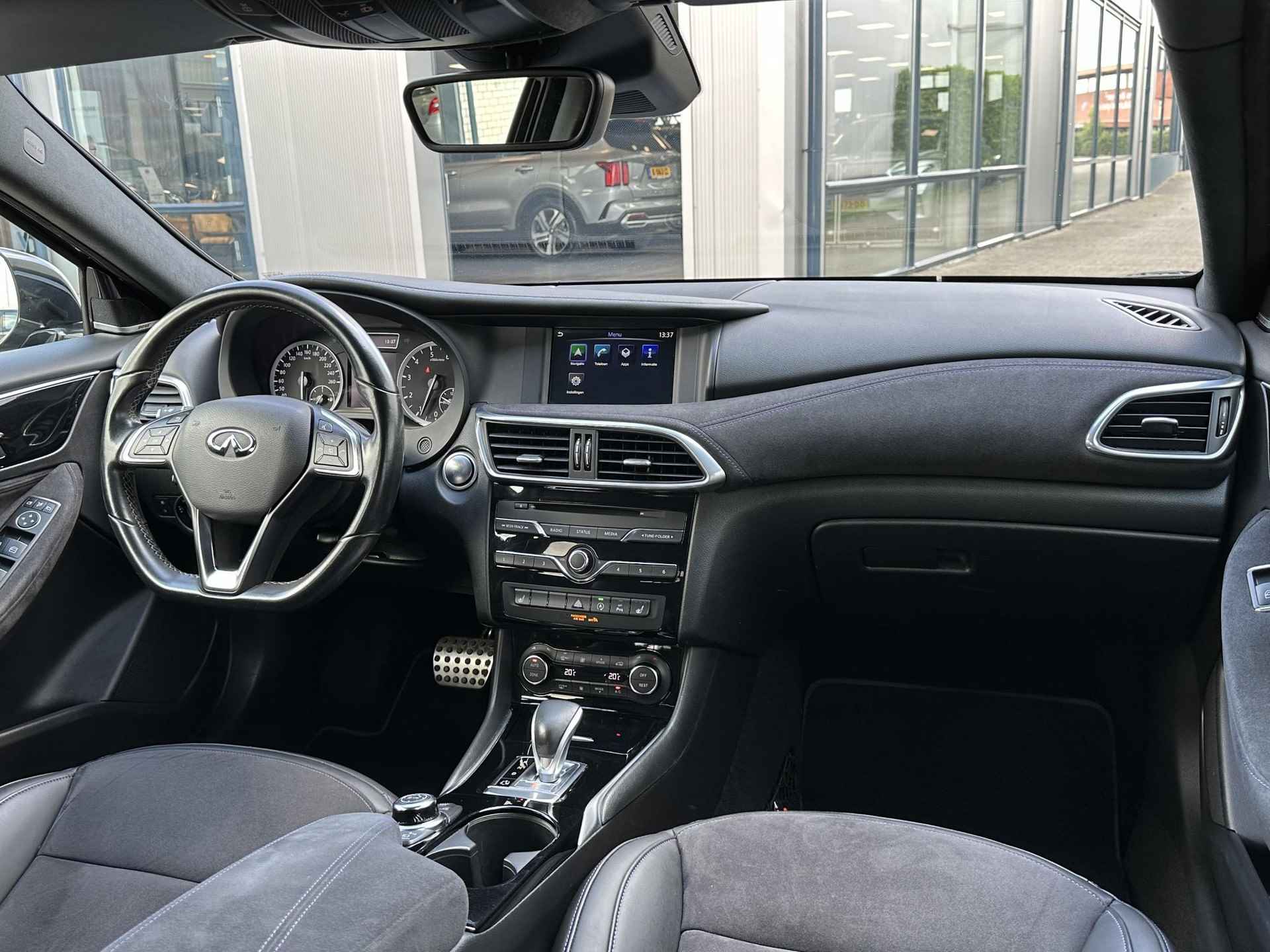 Infiniti Q30 2.0t 211pk Sport AWD !! NIEUWJAARSDEAL !! - 26/57