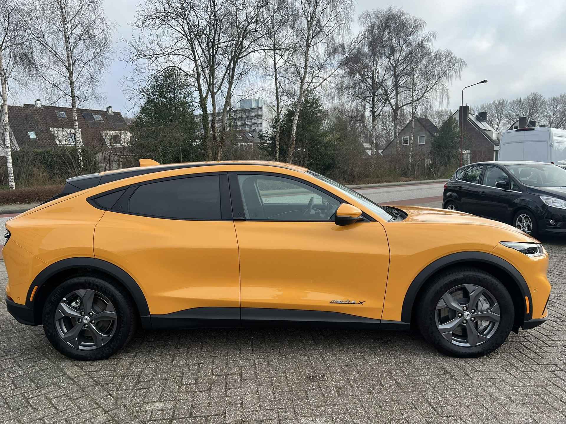 Ford Mustang Mach-E 98kWh Extended RWD 269pk | Ford Voorraad | Technology Pack | Cyber Orange | DAB + | Bang & Olufsen | Adaptieve cruise control | Lane assist - 2/40