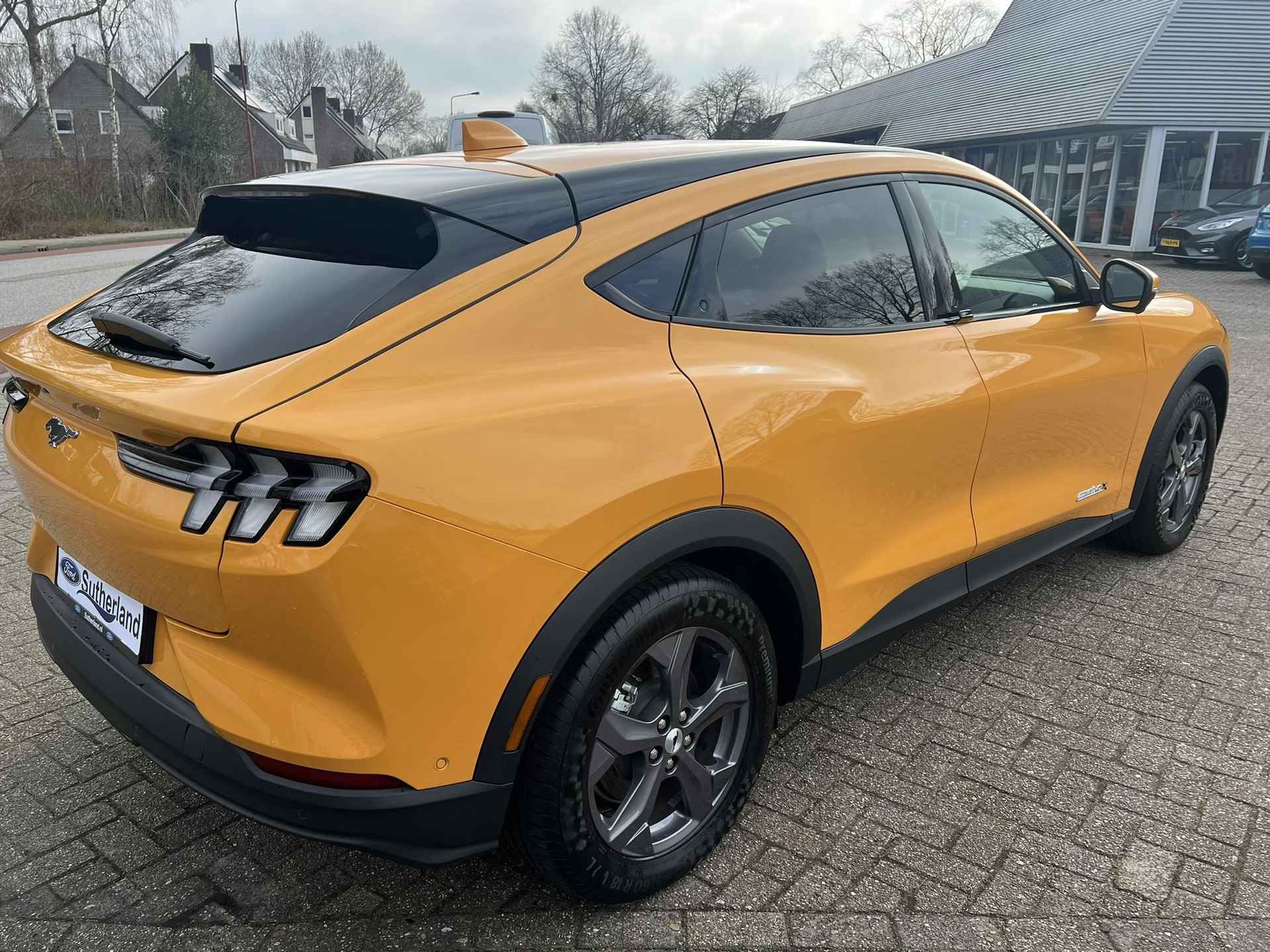 Ford Mustang Mach-E 98kWh Extended RWD 269pk | Ford Voorraad | Technology Pack | Cyber Orange | DAB + | Bang & Olufsen | Adaptieve cruise control | Lane assist - 3/40