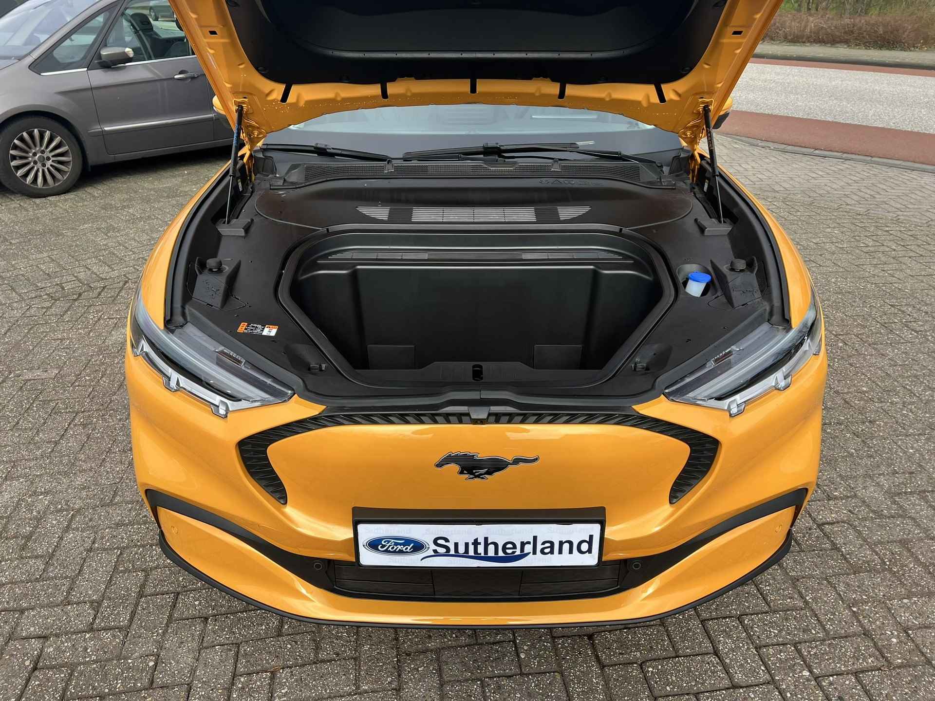 Ford Mustang Mach-E 98kWh Extended RWD 269pk | Ford Voorraad | Technology Pack | Cyber Orange | DAB + | Bang & Olufsen | Adaptieve cruise control | Lane assist - 40/40