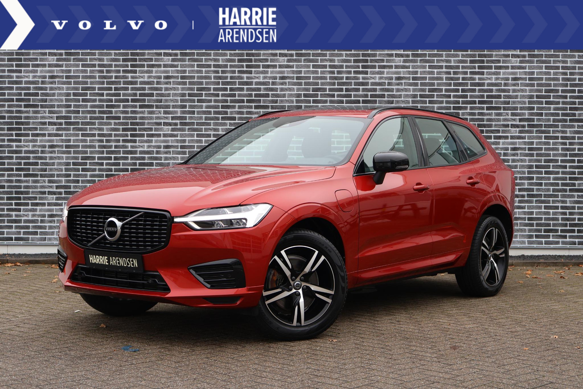 Volvo XC60 2.0 T8 Plug-in hybrid AWD R-Design Volvo XC60 2.0 Recharge T8 AWD R-Design Achteruitrijcamera | Verwarmd stuurwiel | Verwarmbare voorstoelen