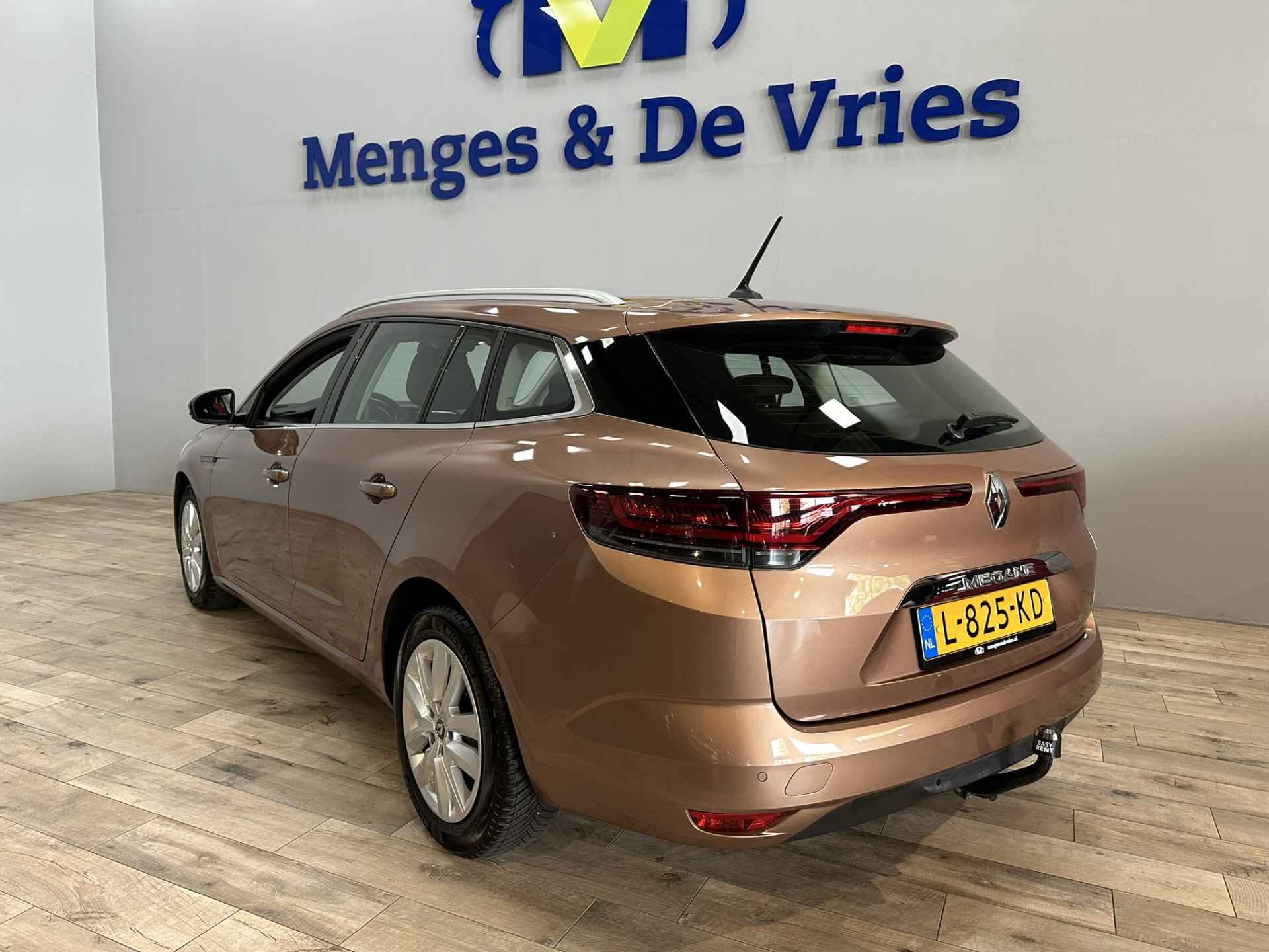 Renault Mégane Estate 1.3 TCe Business Zen Airco ECC | LED | Trekhaak | Camera | Navigatie | Cruise Control | Apple Carplay Android Auto | Isofix | NAP | - 5/35