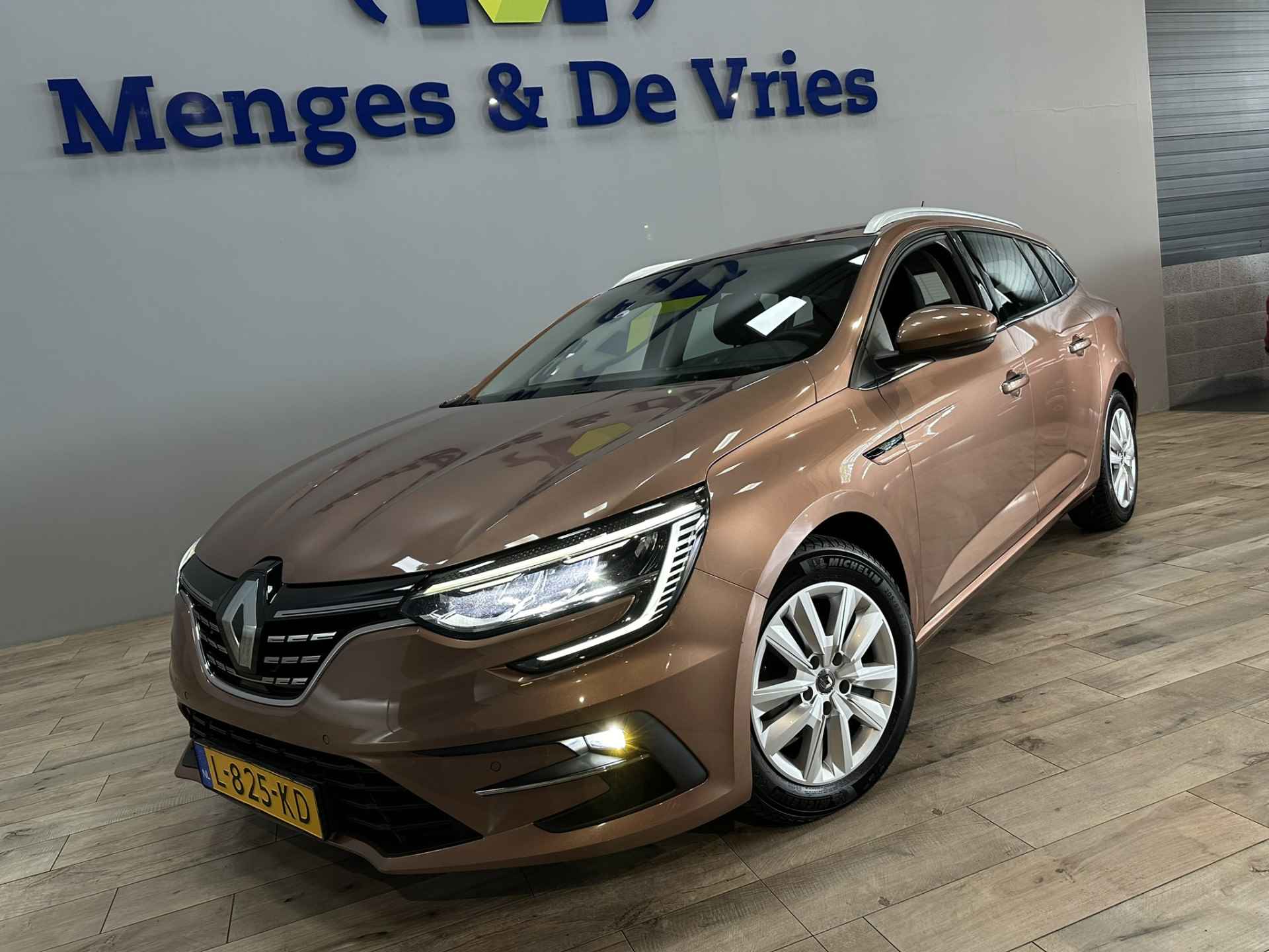 Renault Mégane Estate 1.3 TCe Business Zen Airco ECC | LED | Trekhaak | Camera | Navigatie | Cruise Control | Apple Carplay Android Auto | Isofix | NAP | - 34/35