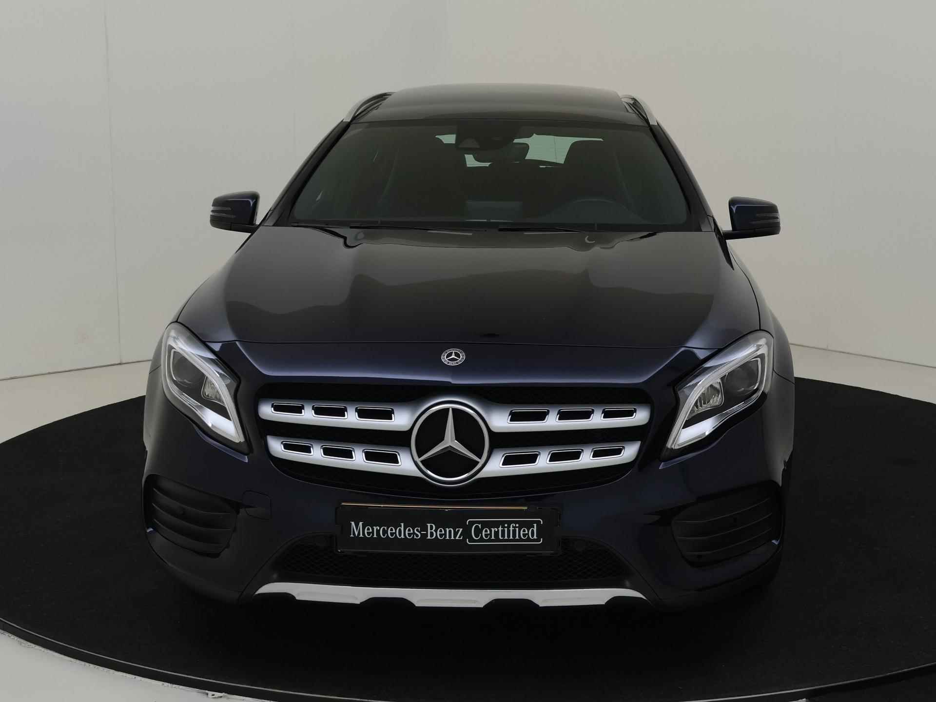 Mercedes-Benz GLA-klasse 180 Business Solution AMG / Stoelverwarming / Achterutrijcamera / Panaroma-schuifdak / - 9/33