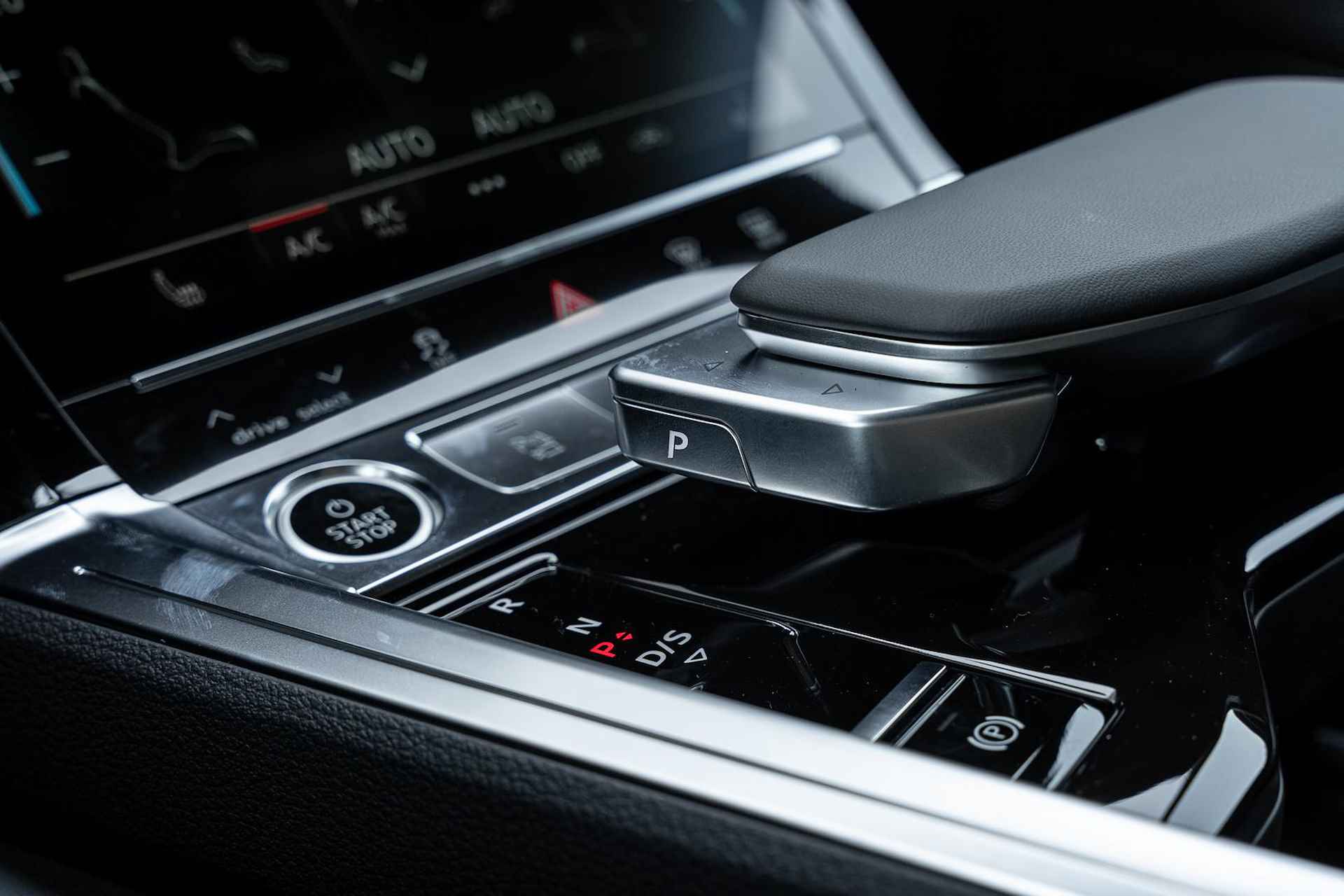 Audi Q8 e-tron 55 408pk quattro S Edition Competition 115 kWh | Panoramdak | Bang & Olufsen - 40/60