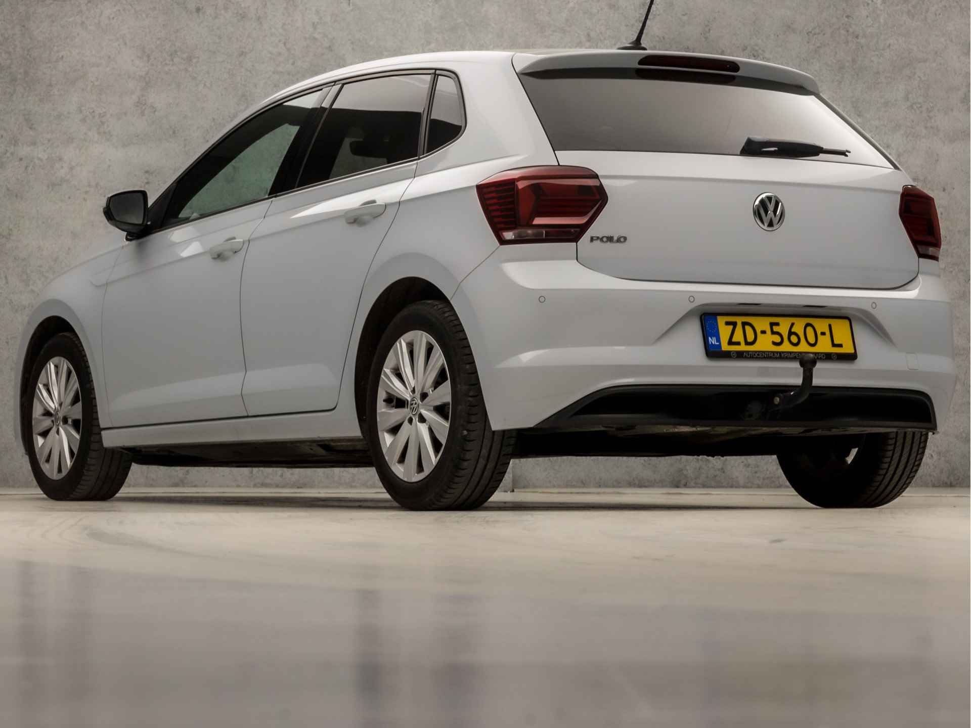 Volkswagen Polo 1.0 TSI Sportline (DIGITAL COCKPIT, APPLE CARPLAY, LEDER, GROOT NAVI, STOELVERWARMING, CLIMATE, SPORTSTOELEN, ADAPTIVE CRUISE, PARKEERSENSOREN, ZWART HEMEL, LM VELGEN, NIEUWE APK, ARMSTEUN, NIEUWSTAAT) - 3/34