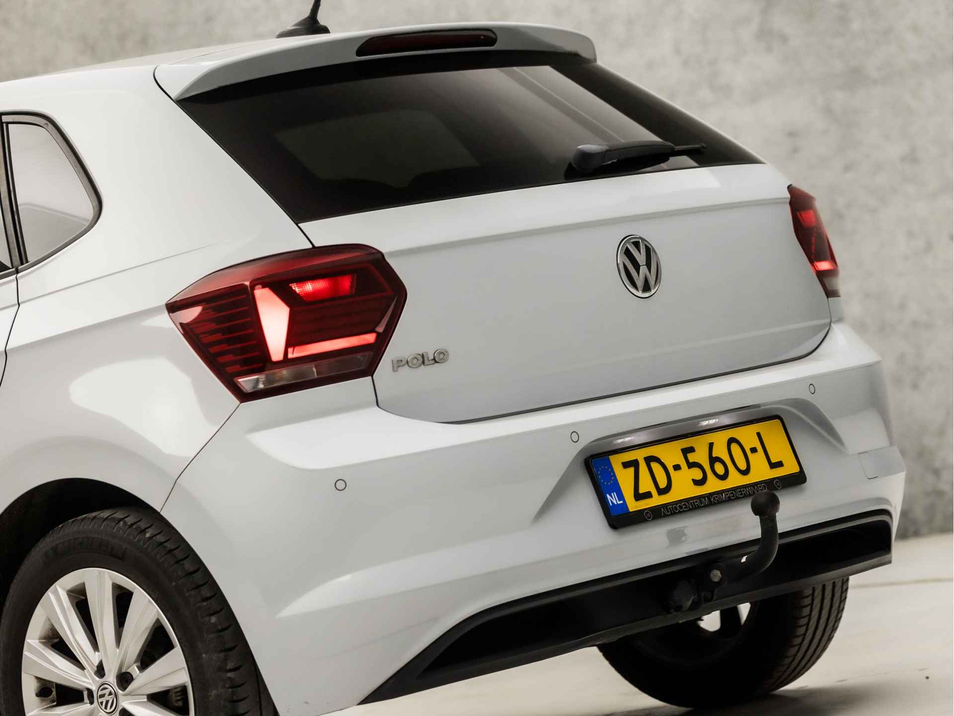 Volkswagen Polo 1.0 TSI Sportline (DIGITAL COCKPIT, APPLE CARPLAY, LEDER, GROOT NAVI, STOELVERWARMING, CLIMATE, SPORTSTOELEN, ADAPTIVE CRUISE, PARKEERSENSOREN, ZWART HEMEL, LM VELGEN, NIEUWE APK, ARMSTEUN, NIEUWSTAAT) - 14/34