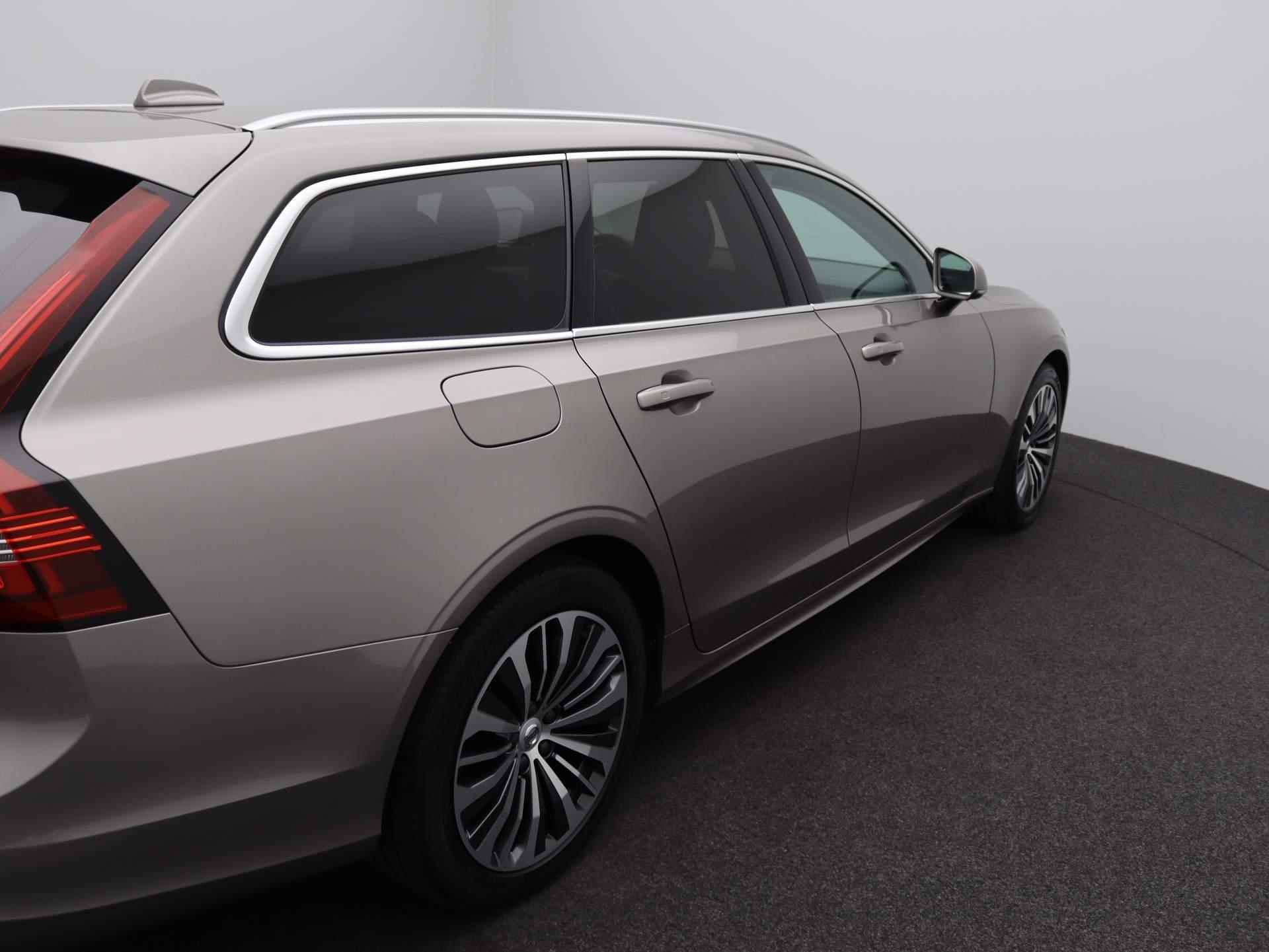 Volvo V90 2.0 B4 Momentum Pro | Leder | Wegklapbare-Trekhaak | Stoel + Stuurverwarming | Adaptive Cruise Control |  360 Camera | Elektrische Achterklep | 18 inch | Dodehoekdetectie | Keyless | - 35/38