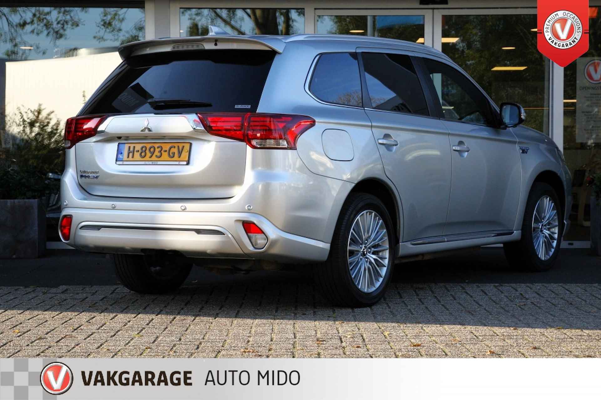 Mitsubishi Outlander 2.4 PHEV Instyle 4WD -Schuifdak- -Trekhaak- - 2/60