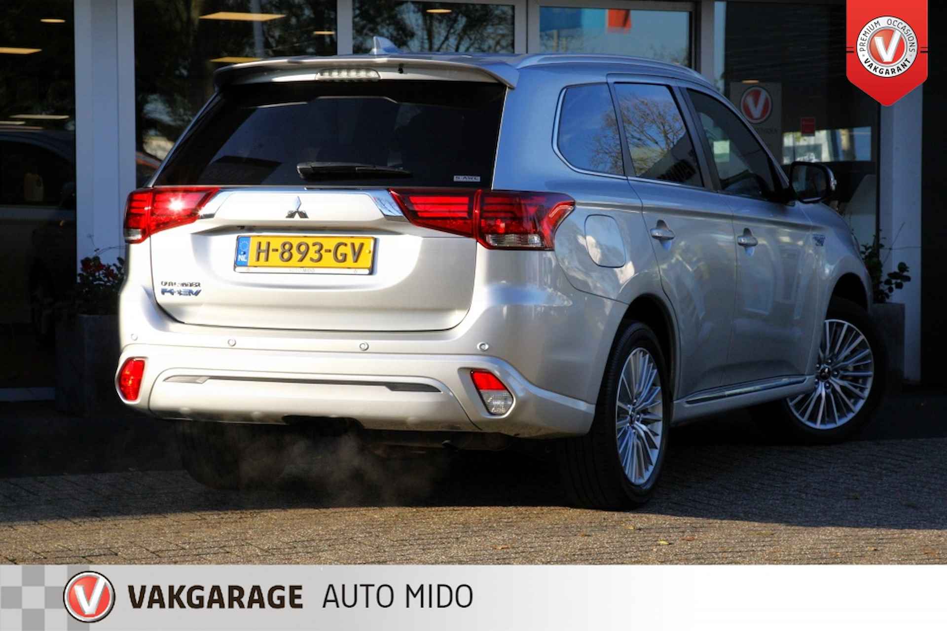 Mitsubishi Outlander 2.4 PHEV Instyle 4WD -Schuifdak- -Trekhaak- - 20/60