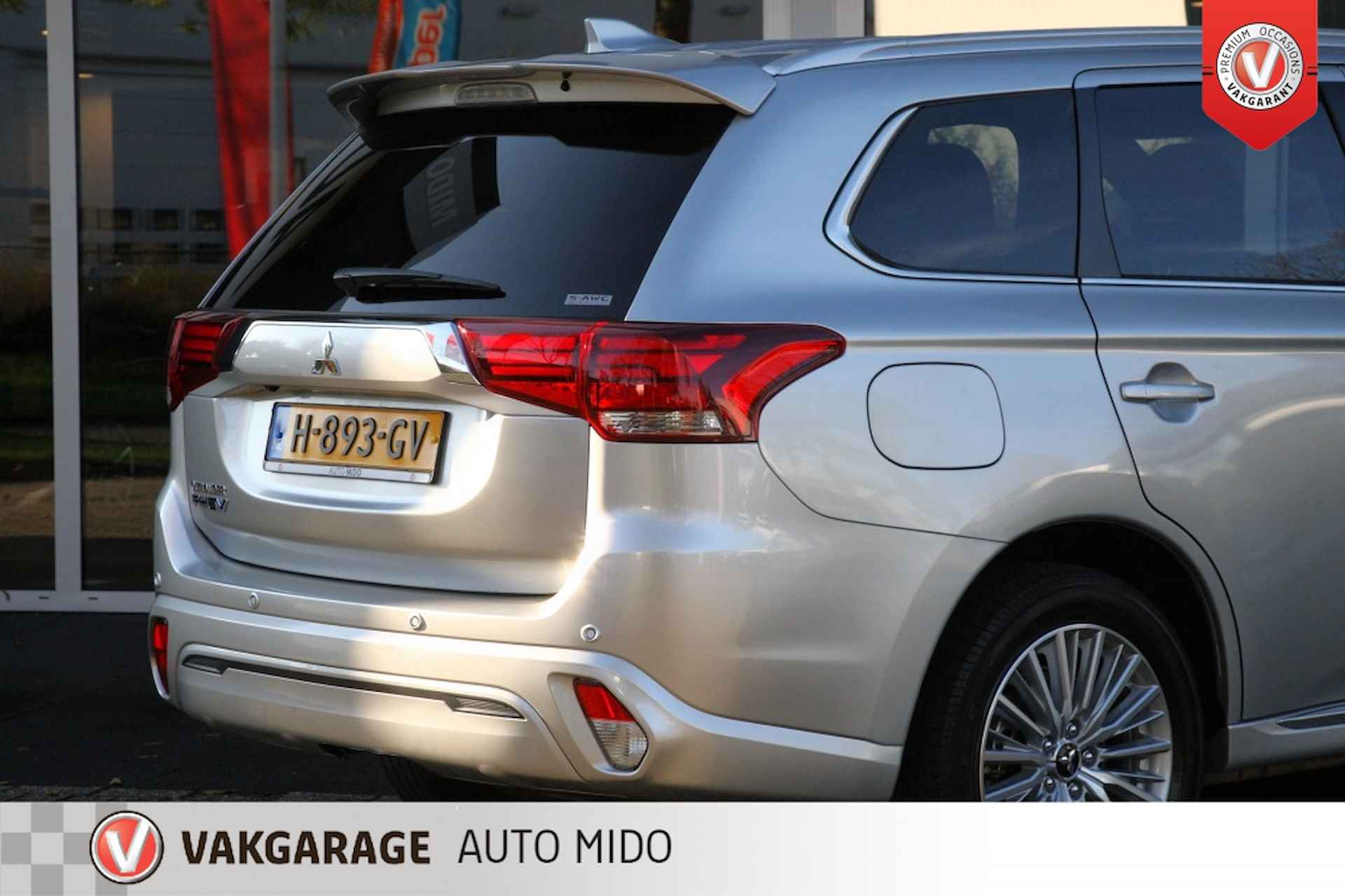 Mitsubishi Outlander 2.4 PHEV Instyle 4WD -Schuifdak- -Trekhaak- - 40/60