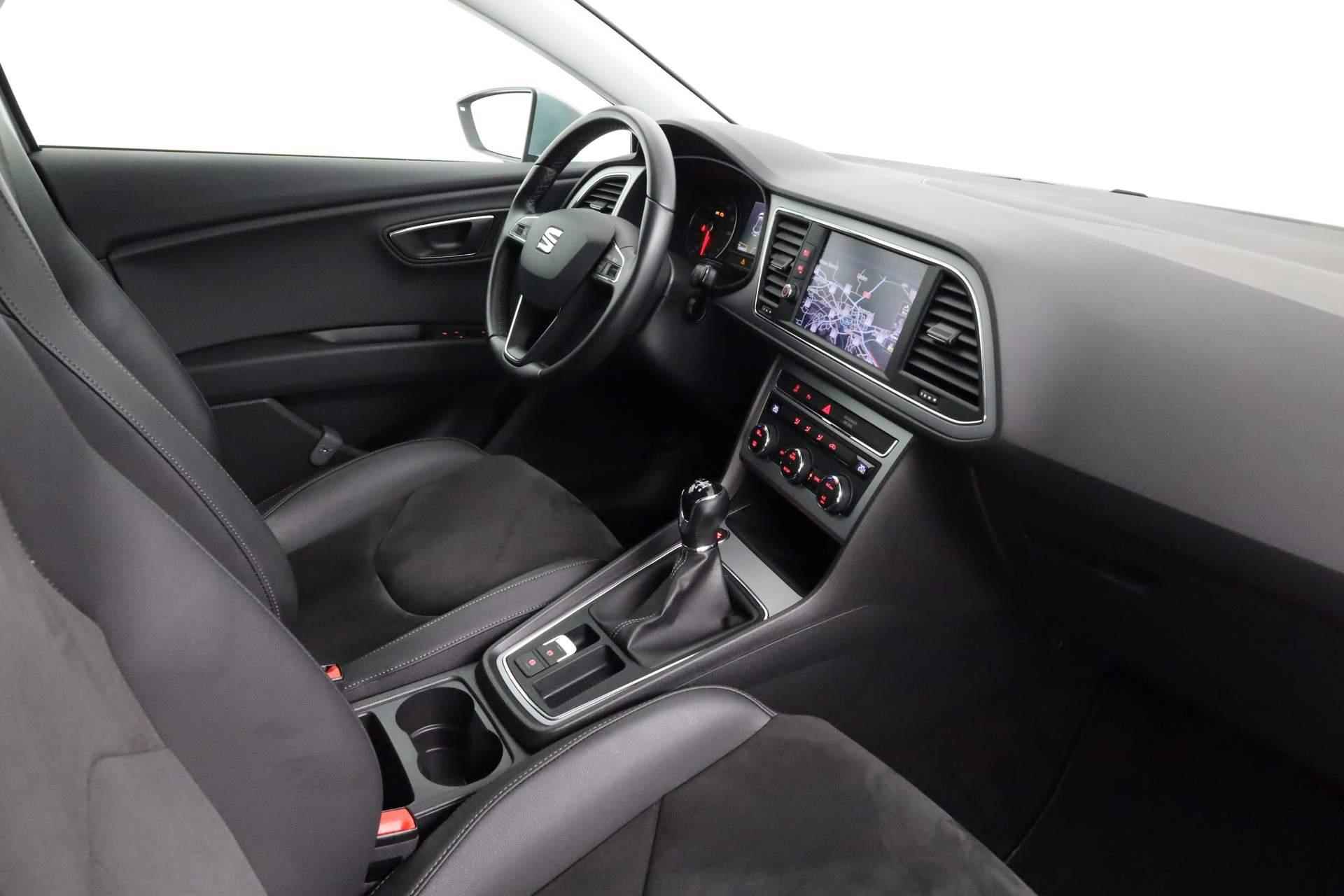 SEAT Leon Sportstourer 1.0 EcoTSI 115PK Style Business Intense | LED | Keyless | Navi | 16 inch | Lane Assist - 36/39