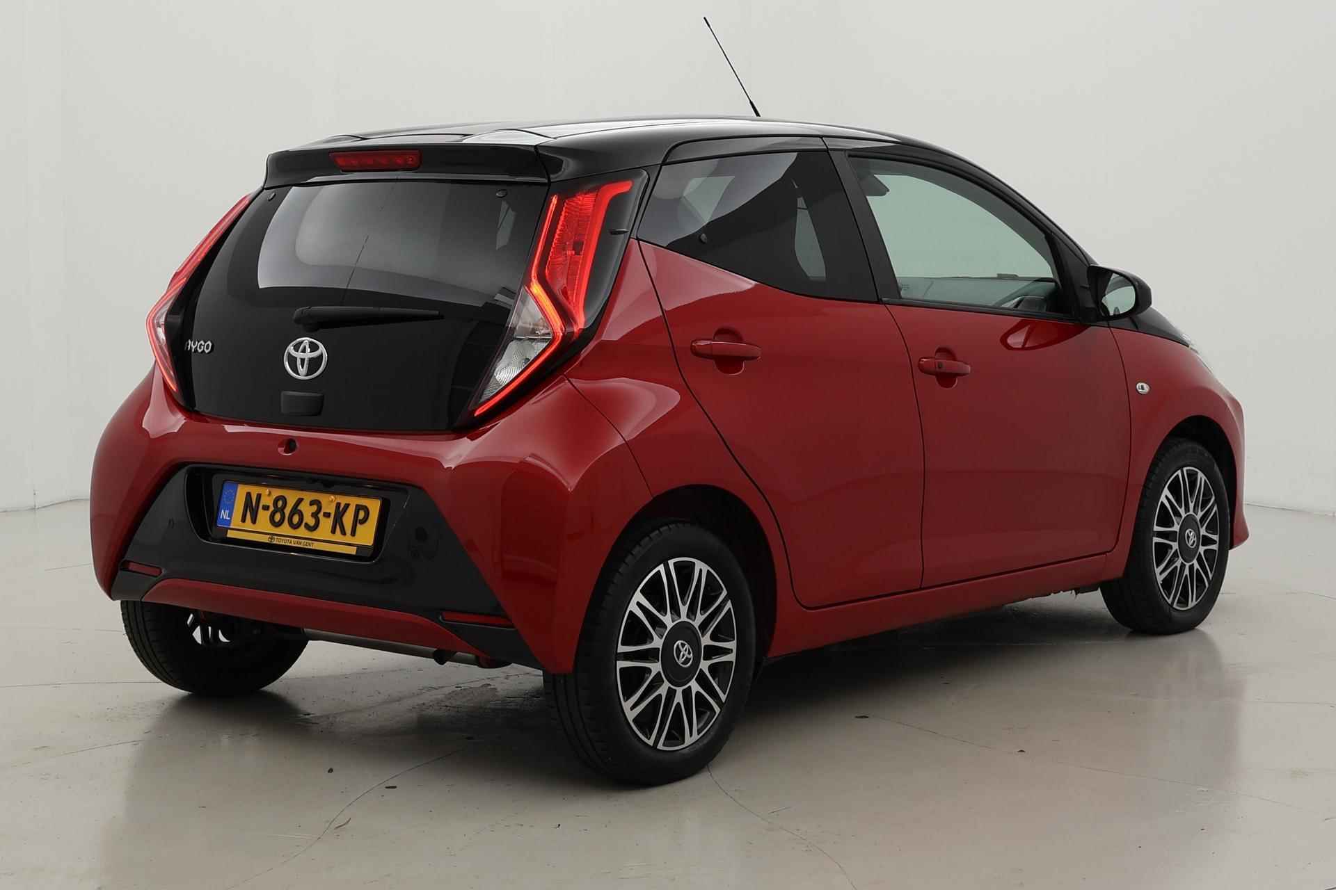 Toyota Aygo 1.0 VVT-i x-clusiv | Apple / Android Auto | Leder - 4/37