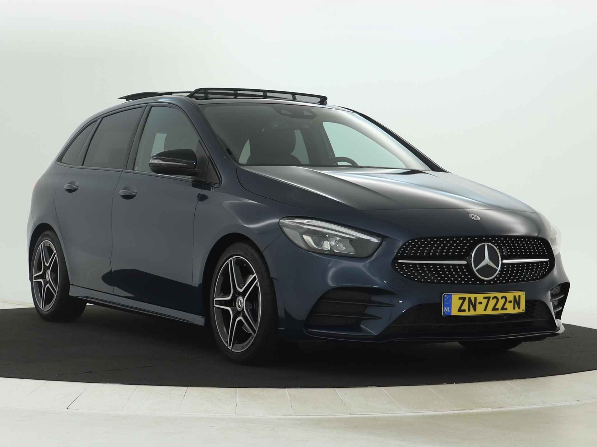 Mercedes-Benz B-Klasse 200 Business Solution AMG Nightpakket | Panoramadak | Stoelverwarming | Augmented Reality | Parkeerpakket met Camera | Car Play | Inclusief 24 maanden MB Certified garantie voor Europa. - 18/49