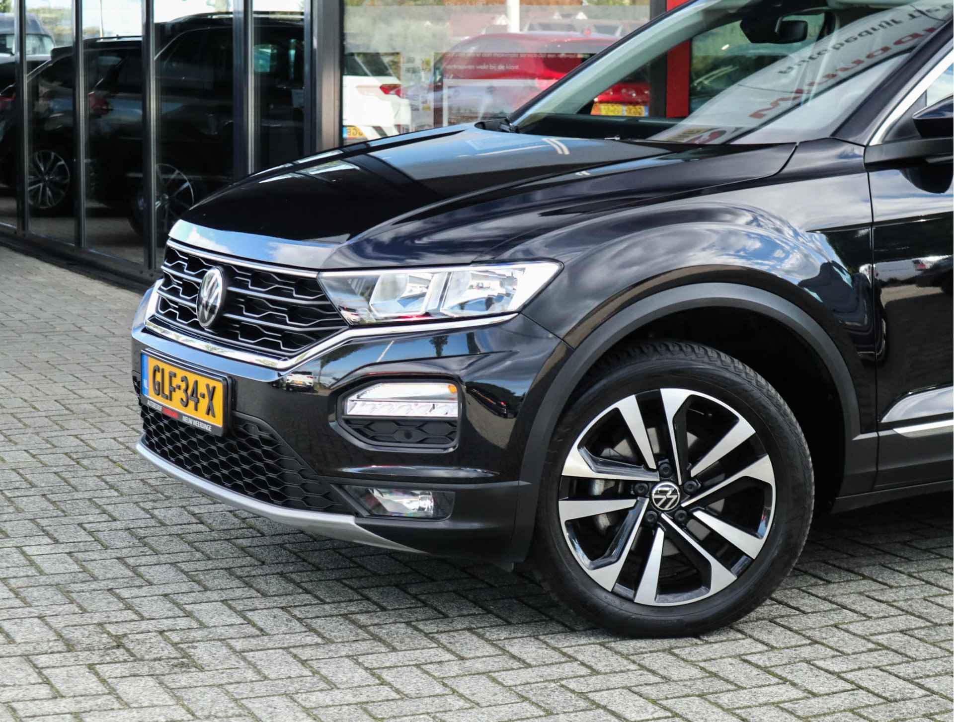 Volkswagen T-Roc 1.5 TSI Style Business Navi/Clima/Cruise/PDC/Virtual - 4/17