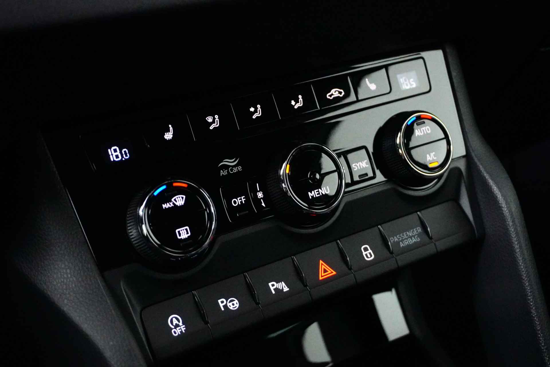 Škoda Karoq 1.5 TSI 150PK ACT DSG Style | Trekhaak | ACC| LED | Navi | Camera - 21/28