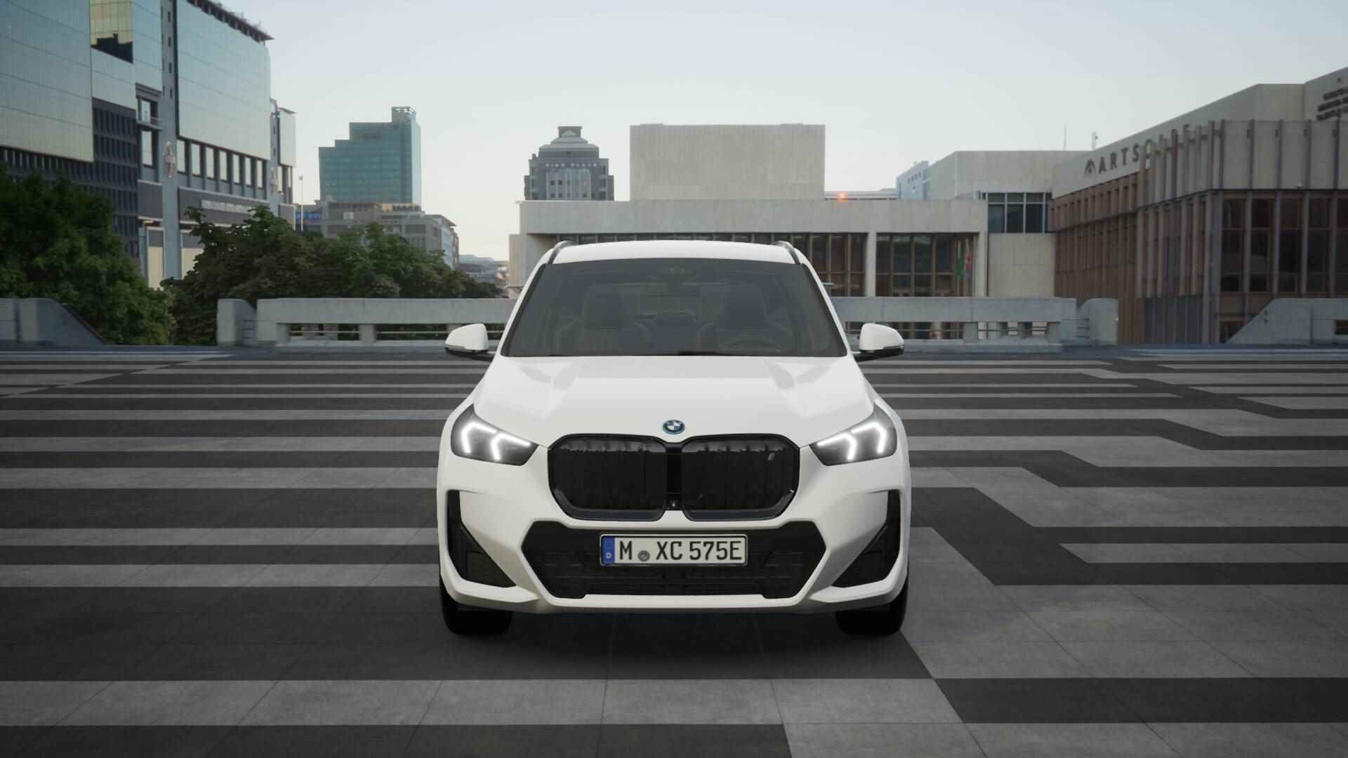 BMW iX1 xDrive30 High Executive M Sport 67 kWh / Sportstoelen / Adaptief M Onderstel / Parking Assistant Plus / Adaptieve LED / Memory Seats / Comfort Access / Harman-Kardon - 4/11