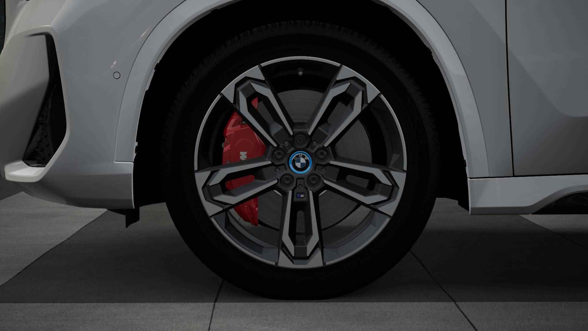 BMW iX1 xDrive30 High Executive M Sport 67 kWh / Sportstoelen / Adaptief M Onderstel / Parking Assistant Plus / Adaptieve LED / Memory Seats / Comfort Access / Harman-Kardon - 10/11