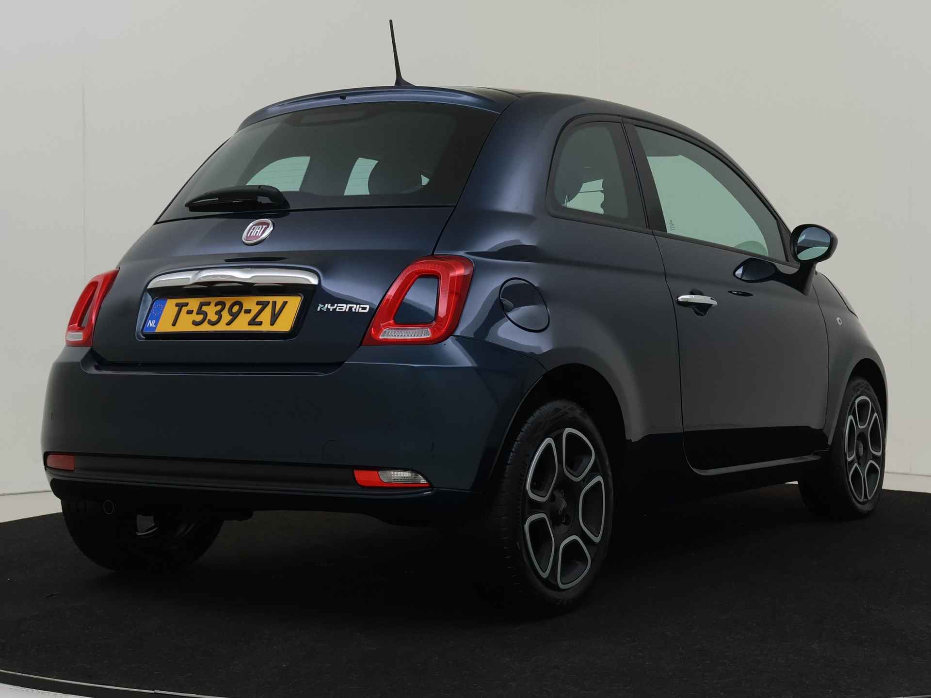 Fiat 500 1.0 Hybrid Club Climate Control + Parkeer sensoren !! volledige fotorapportage volgt!! FP - 10/31