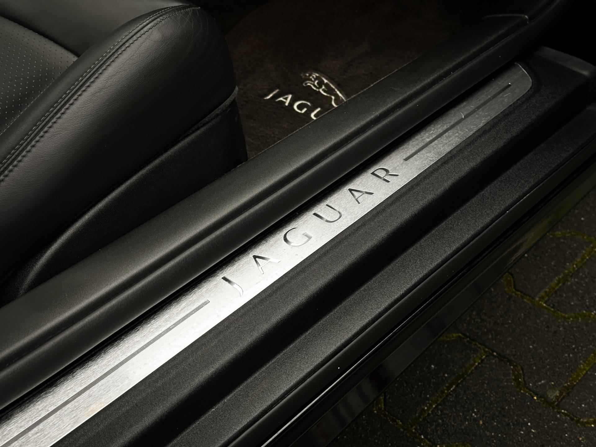 Jaguar XK 4.2 V8 Coupé | Clima | Cruise | Metalic | Navi | Alcantara hemel | Leder | Stuurwiel verw. | - 34/50