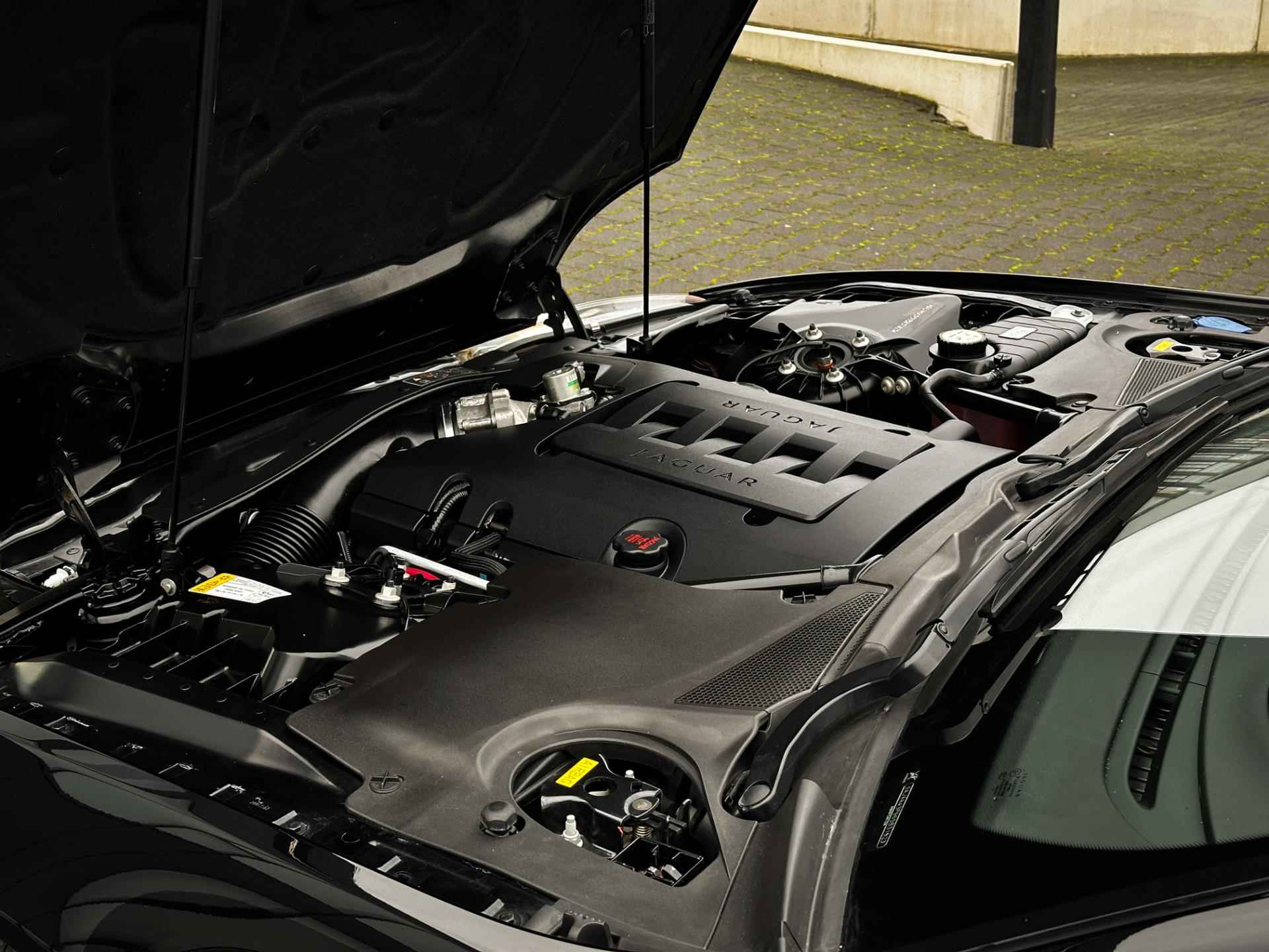 Jaguar XK 4.2 V8 Coupé | Clima | Cruise | Metalic | Navi | Alcantara hemel | Leder | Stuurwiel verw. | - 49/50