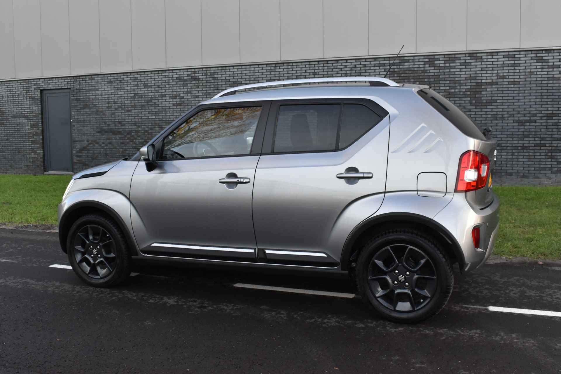 Suzuki Ignis 1.2 Smart Hybrid Style Camera Stoelverwarming Navigatie N.A.P Automaat 1e eigenaar Nederlandse auto Pdc Mooie Kleur 3600 Kilometer! door ons geleverde auto - 12/46