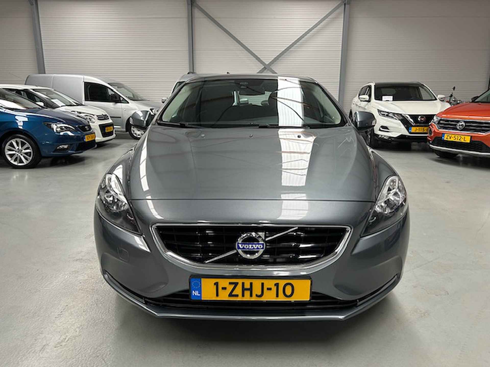 Volvo V40 1.6 T2 120PK Kinetic | Navigatie | Trekhaak | Airco | All season banden | Cruise control | NAP | Rijklaar prijs! - 4/21