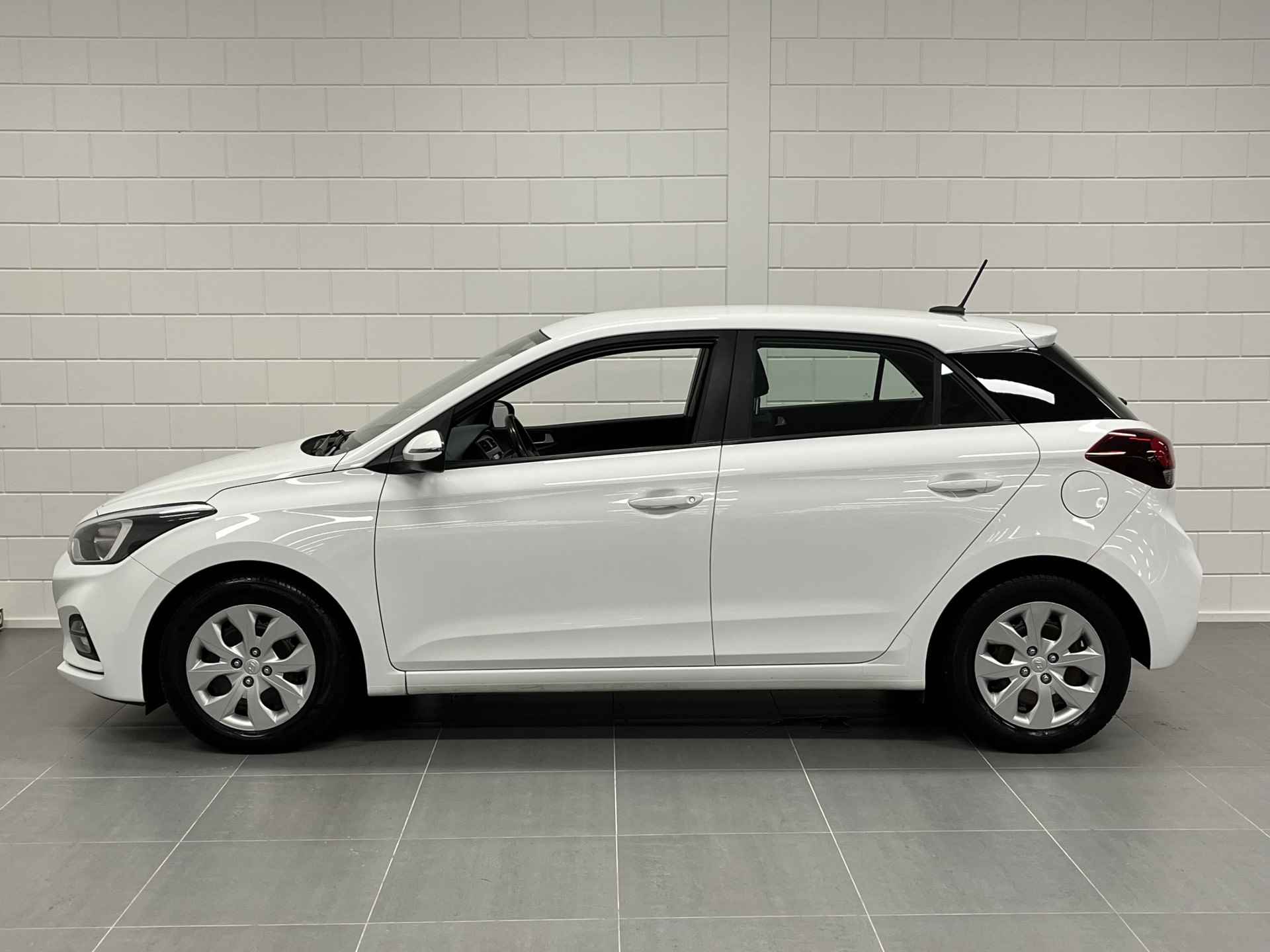 Hyundai i20 1.0 T-GDI Comfort APPLE / ANDROID NAVIGATIE | CRUISE CONTROL | PARKEERCAMERA | DEALER ONDERHOUDEN! - 9/43