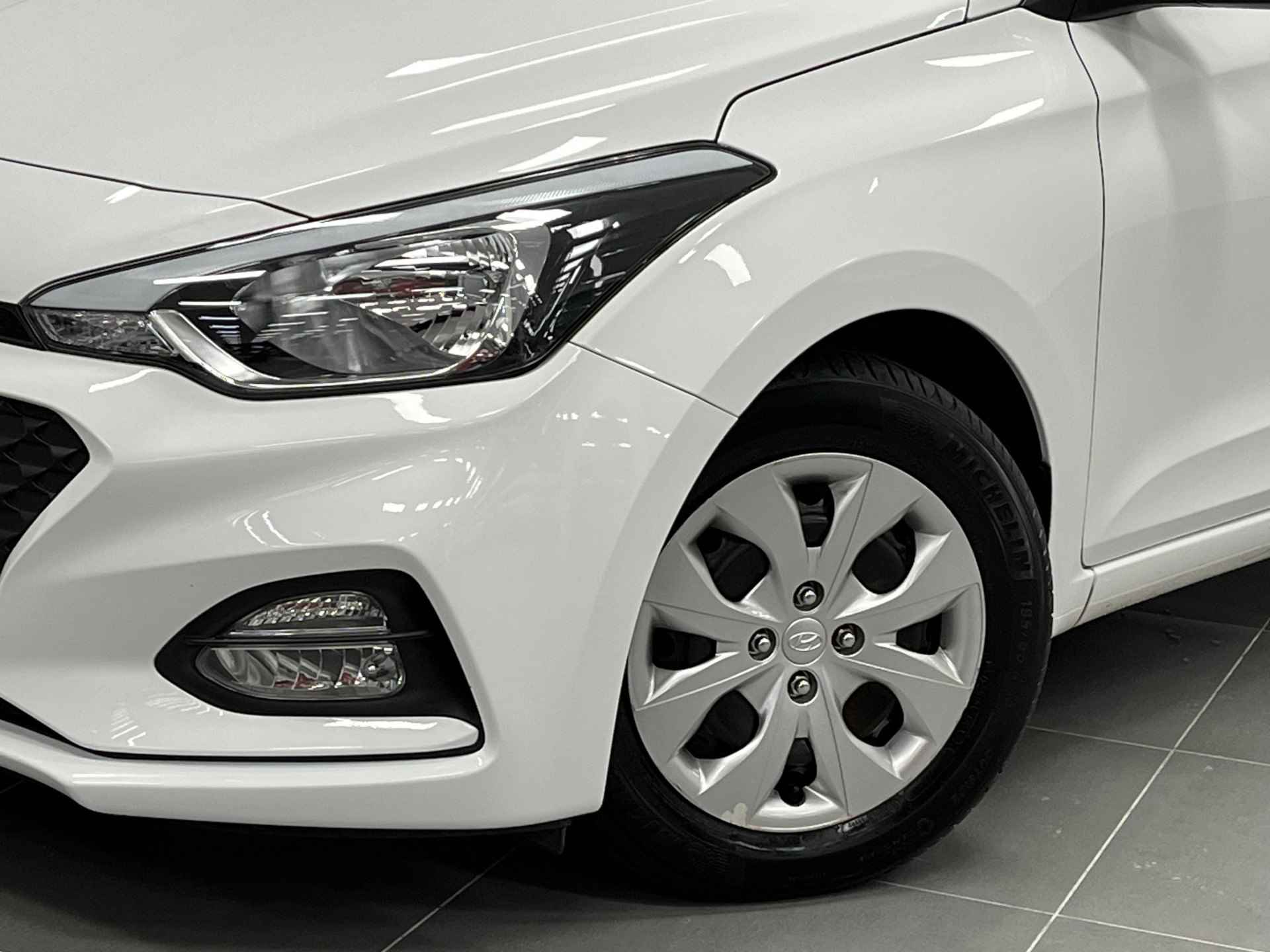 Hyundai i20 1.0 T-GDI Comfort APPLE / ANDROID NAVIGATIE | CRUISE CONTROL | PARKEERCAMERA | DEALER ONDERHOUDEN! - 12/43