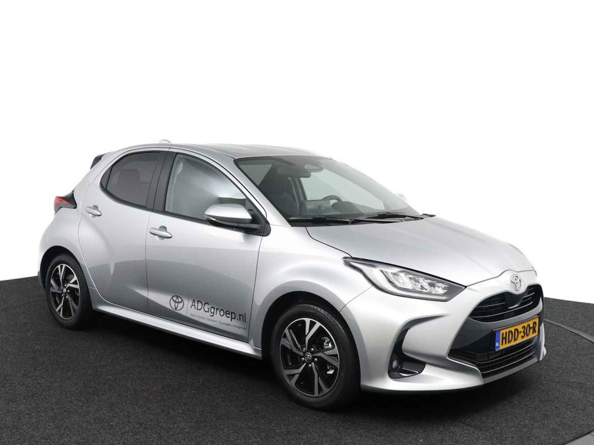 Toyota Yaris 1.5 Hybrid 115 First Edition | Navigatie | Keyless Entry | Direct Leverbaar | - 4/44