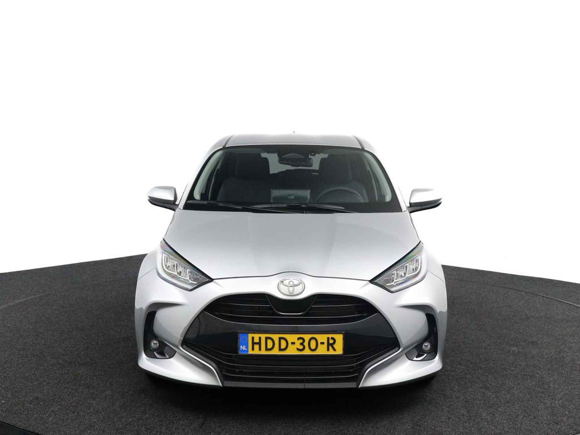 Toyota Yaris 1.5 Hybrid 115 First Edition | Navigatie | Keyless Entry | Direct Leverbaar | - 8/44