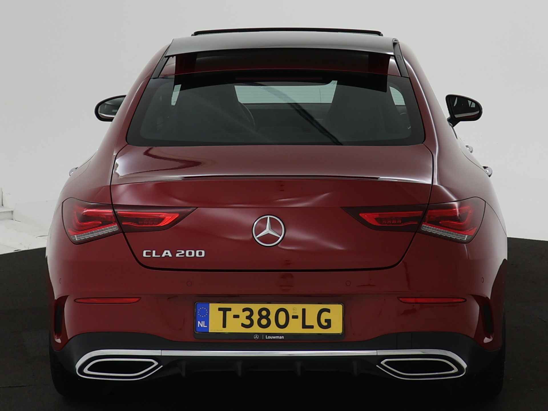 Mercedes-Benz CLA-Klasse 200 AMG Line | Panorama Schuif-Kanteldak | AMG Styling | 19 Inch AMG Velgen | Sfeerverlichting. | Inclusief 24 maanden MB Certified garantie voor Europa. - 30/44