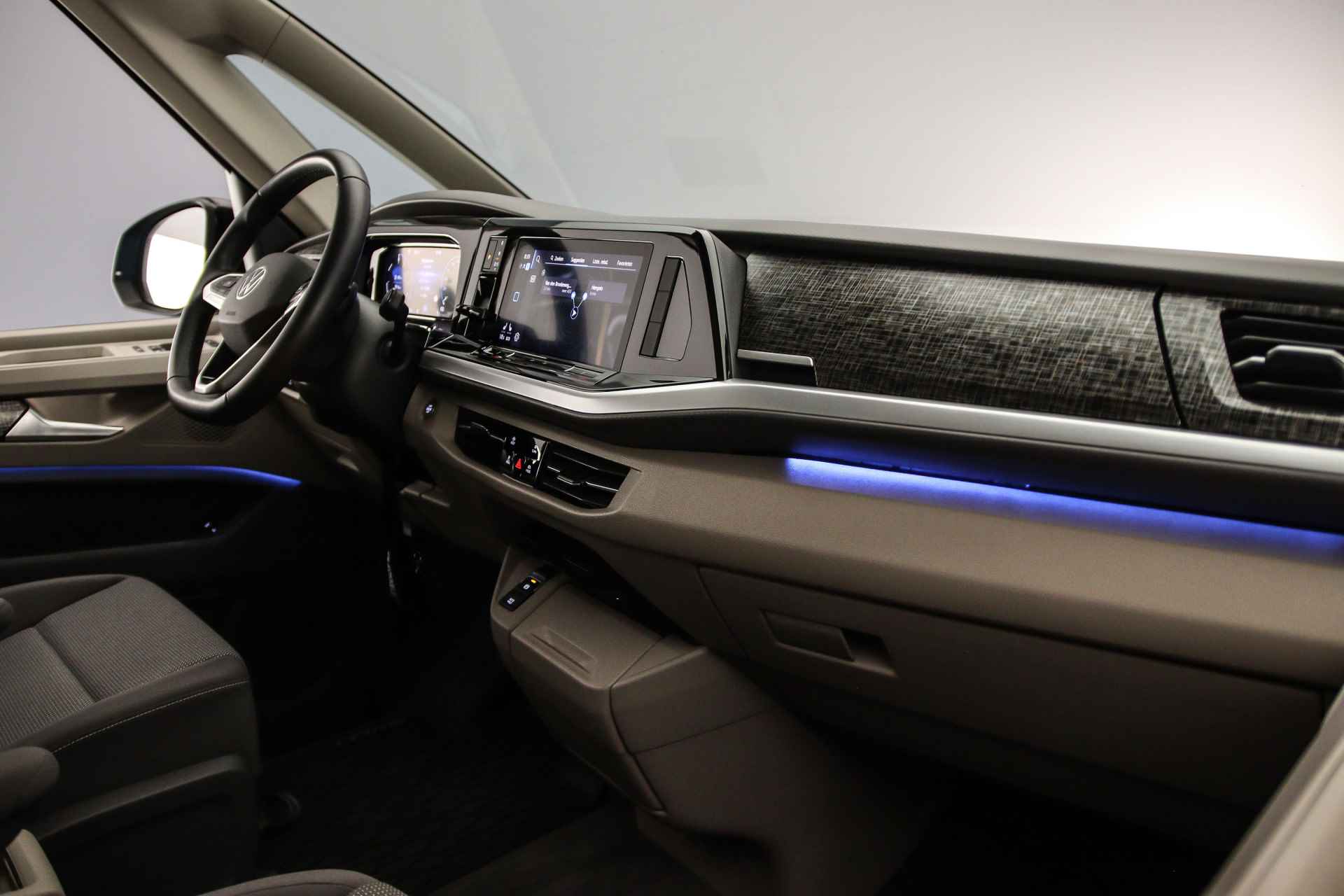Volkswagen Multivan Energetic 1.4 Plug-in Hybride L1H1 Energetic IQ-Lights | Area View 360 camera | Panoramadak | Adaptieve Cruise Control | 20'' velgen | Verlagingsset - 30/48