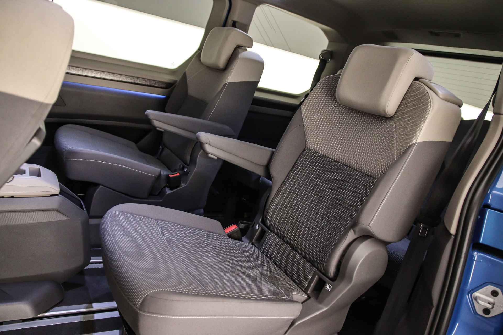 Volkswagen Multivan Energetic 1.4 Plug-in Hybride L1H1 Energetic IQ-Lights | Area View 360 camera | Panoramadak | Adaptieve Cruise Control | 20'' velgen | Verlagingsset - 32/48
