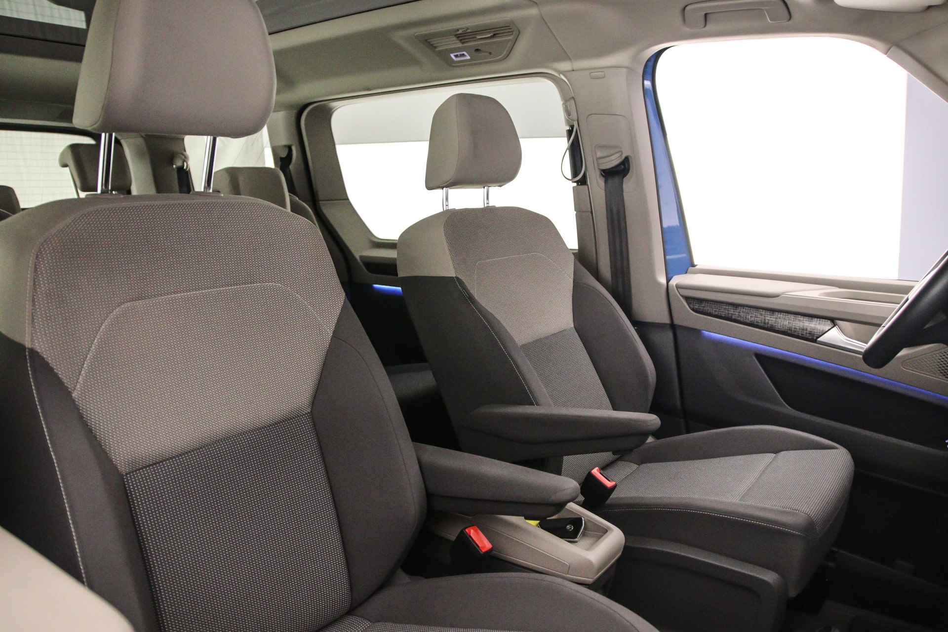 Volkswagen Multivan Energetic 1.4 Plug-in Hybride L1H1 Energetic IQ-Lights | Area View 360 camera | Panoramadak | Adaptieve Cruise Control | 20'' velgen | Verlagingsset - 38/48